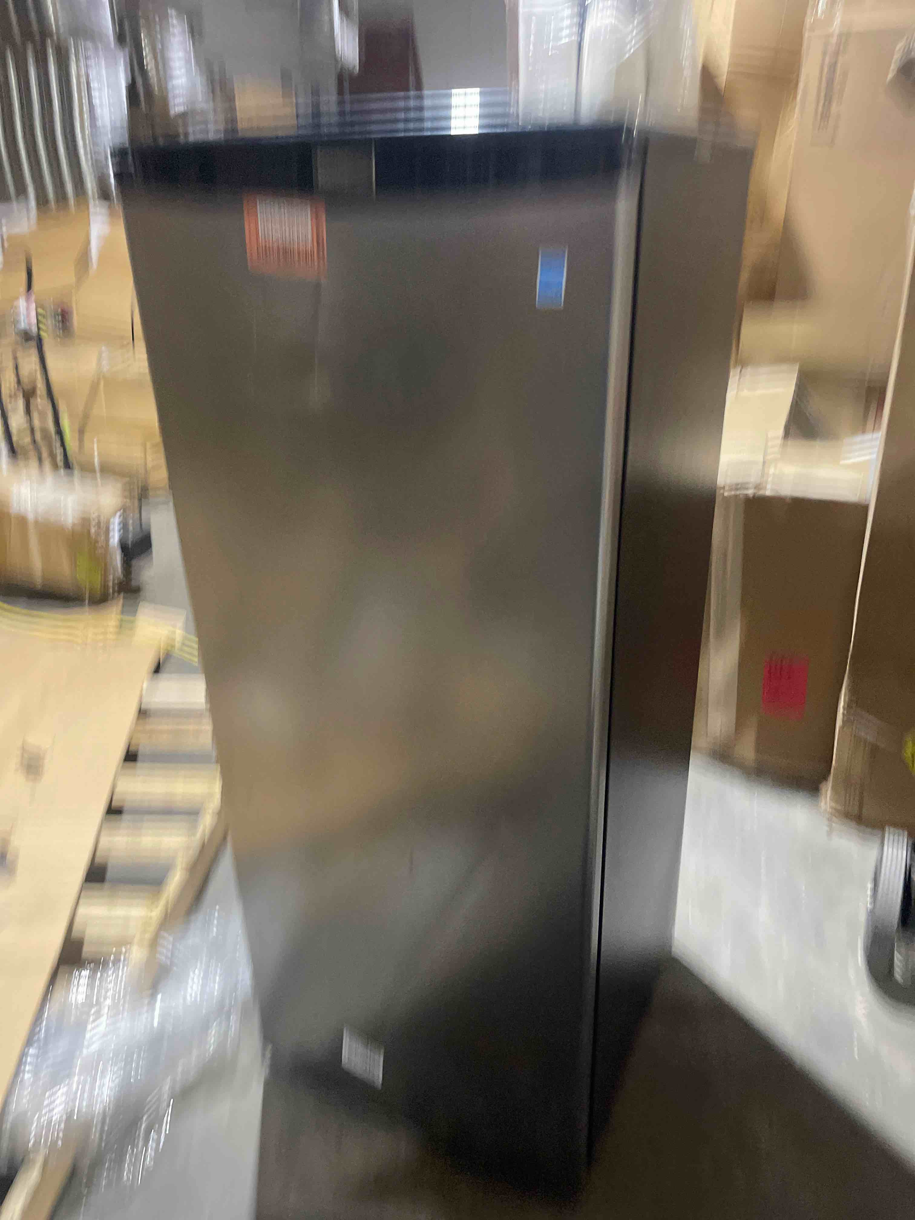 https://s3.amazonaws.com/lotting-images-prod/phillipi/RED5126959_1697125785451.jpeg