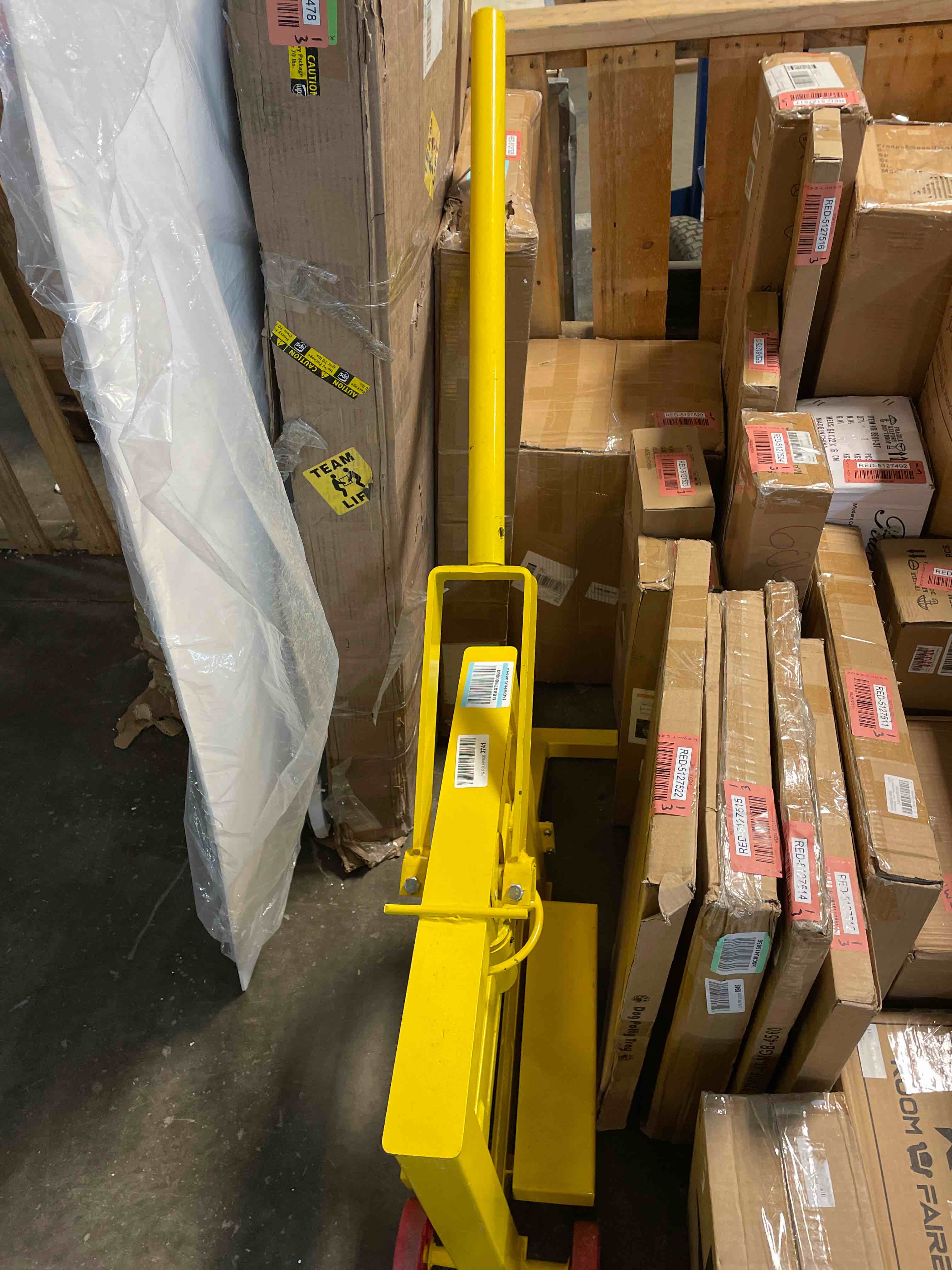 https://s3.amazonaws.com/lotting-images-prod/phillipi/RED5127531_1698183866775.jpeg