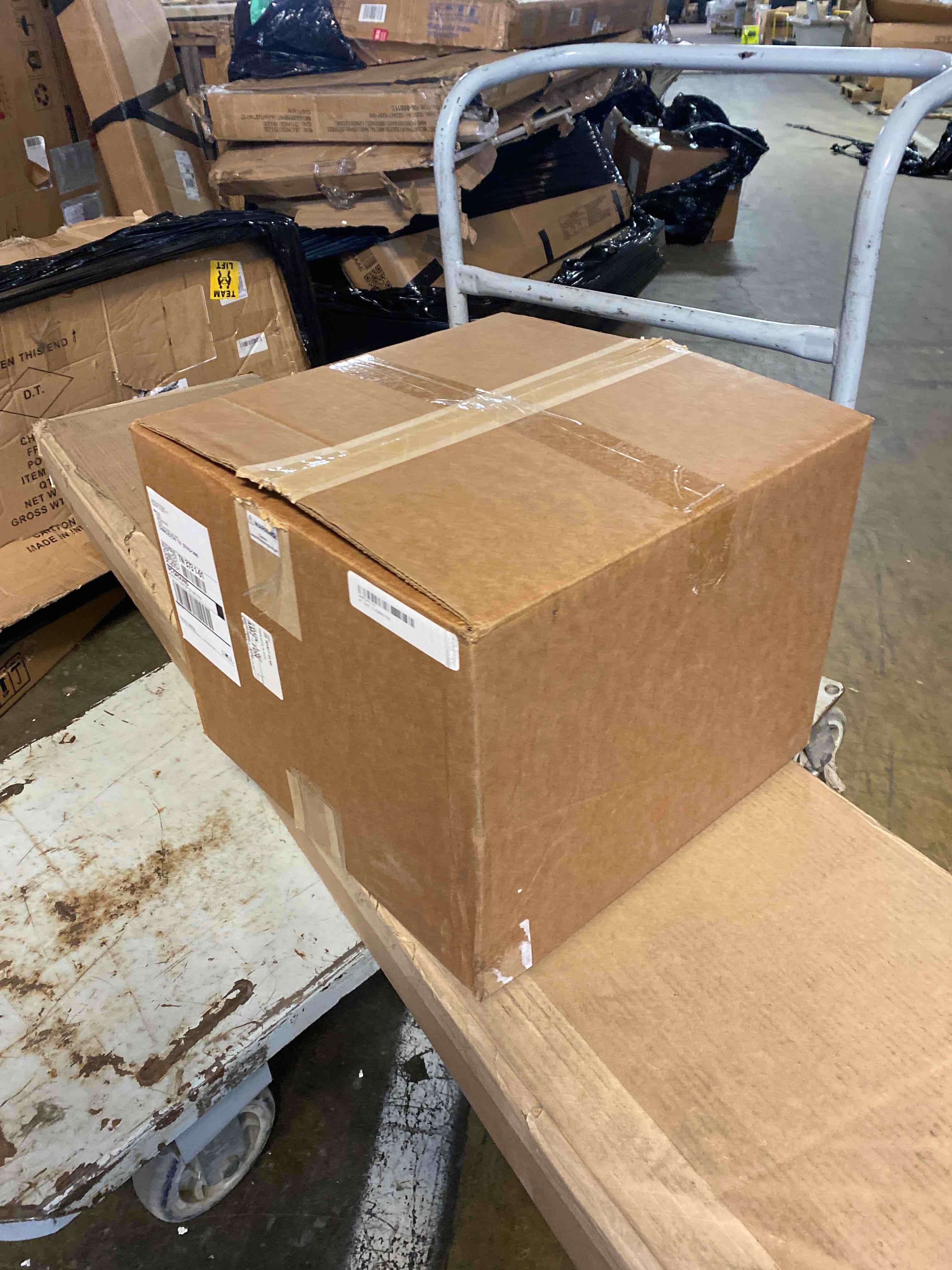 https://s3.amazonaws.com/lotting-images-prod/phillipi/RED5128954_1693926808839.jpeg