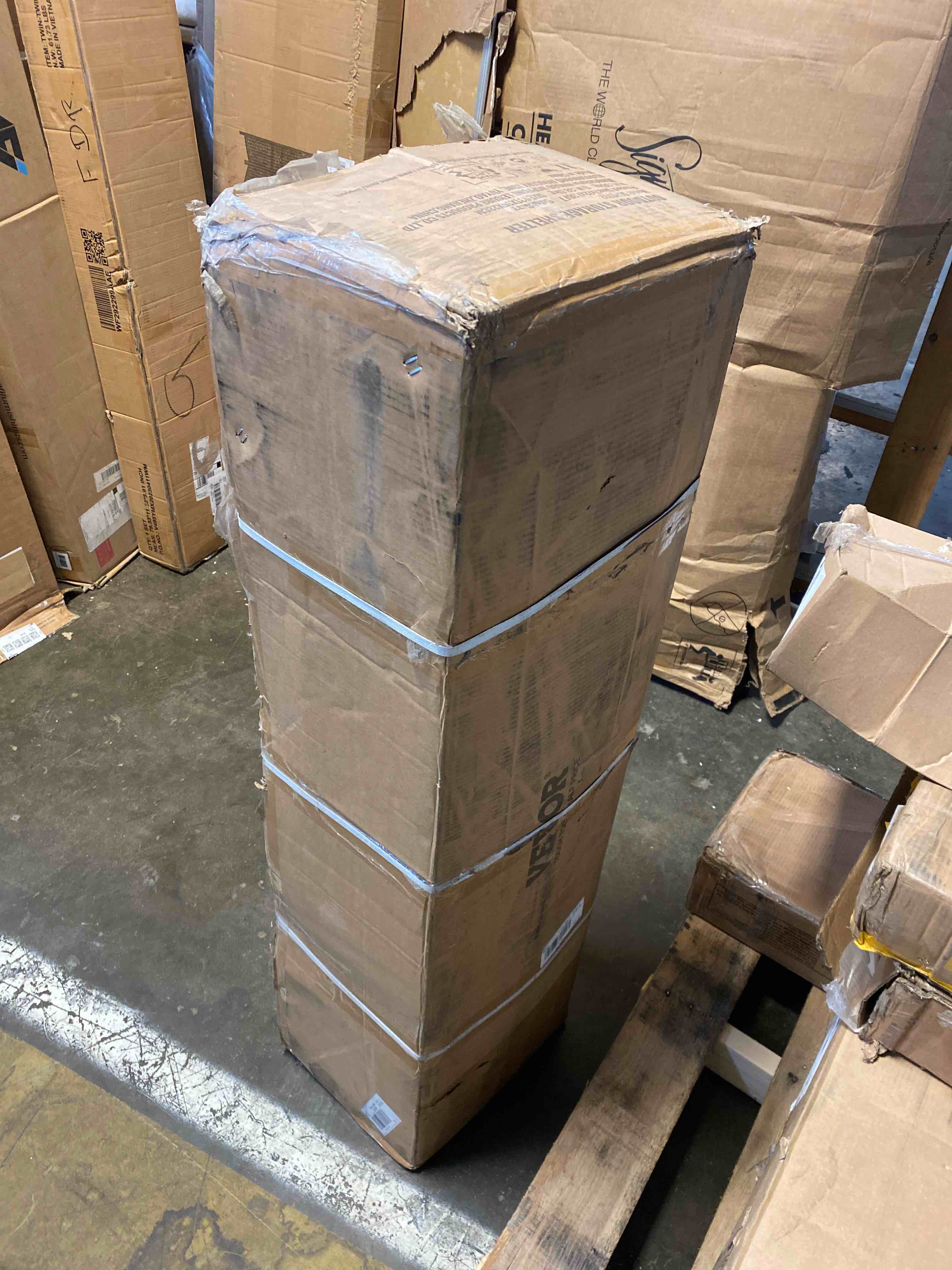 https://s3.amazonaws.com/lotting-images-prod/phillipi/RED5128964_1693935900290.jpeg