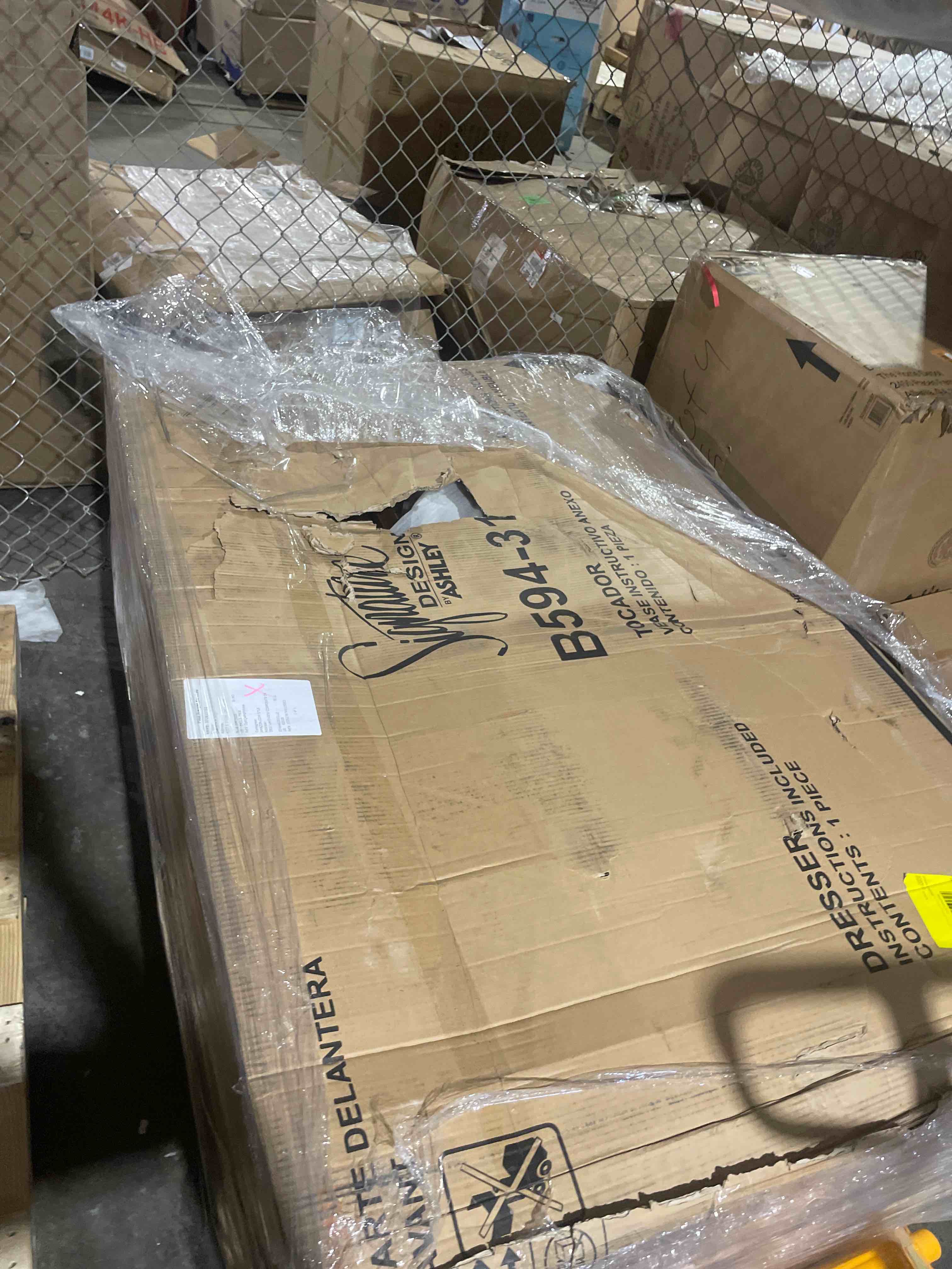 https://s3.amazonaws.com/lotting-images-prod/phillipi/RED5129764_1694714385213.jpeg