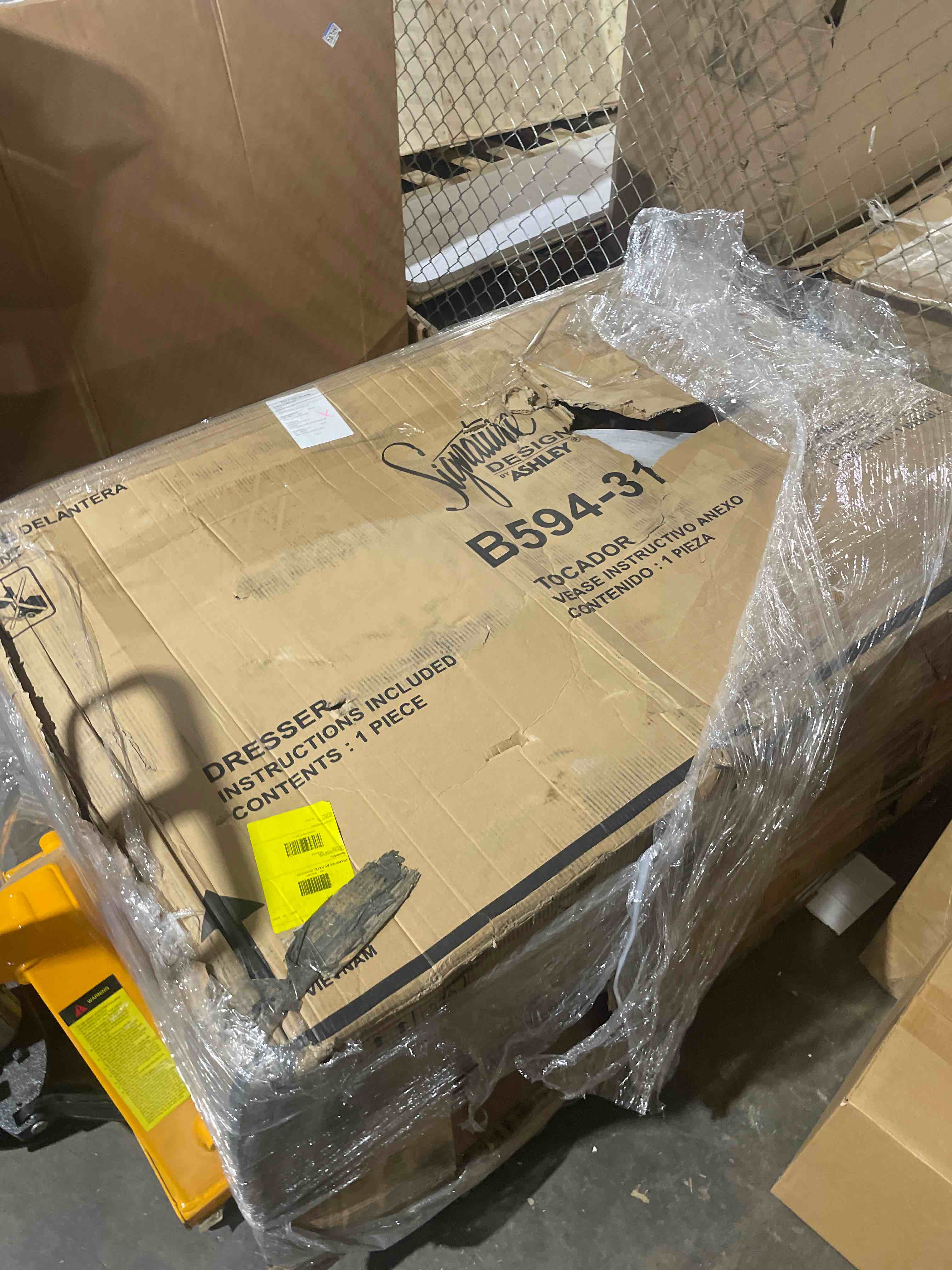 https://s3.amazonaws.com/lotting-images-prod/phillipi/RED5129764_1694714391492.jpeg
