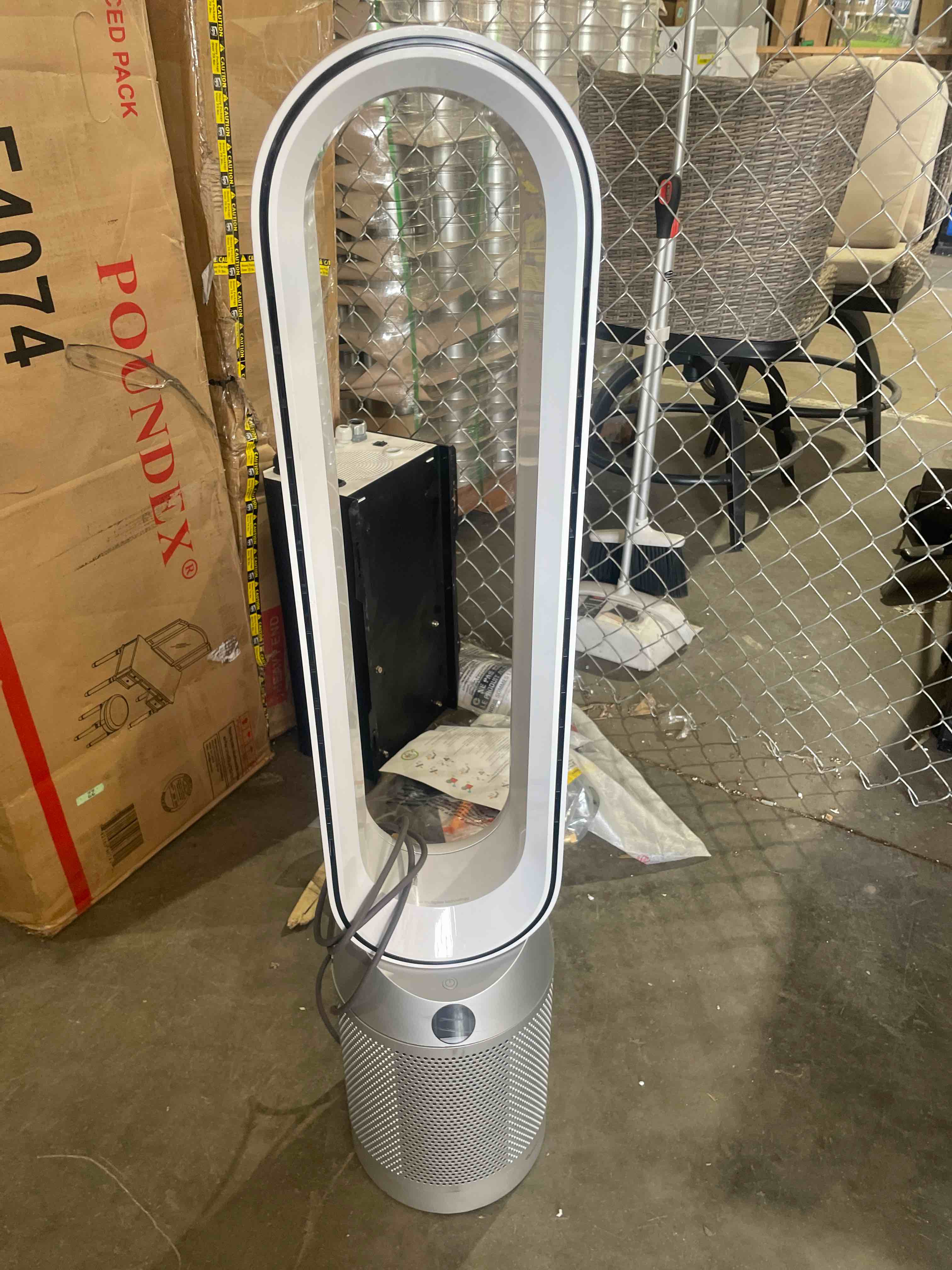 https://s3.amazonaws.com/lotting-images-prod/phillipi/RED5129773_1694719389572.jpeg