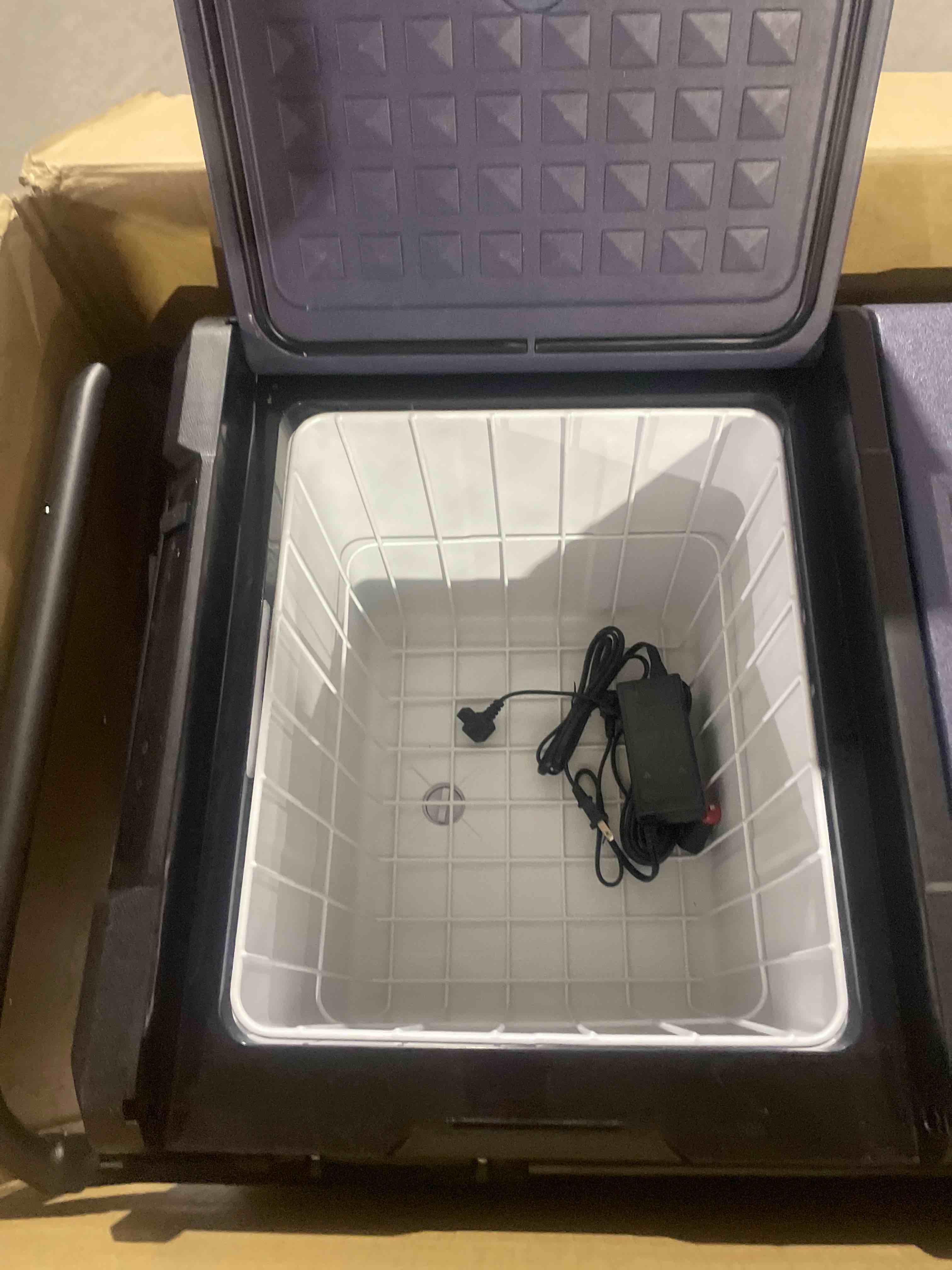 https://s3.amazonaws.com/lotting-images-prod/phillipi/RED5131878_1693495652859.jpeg
