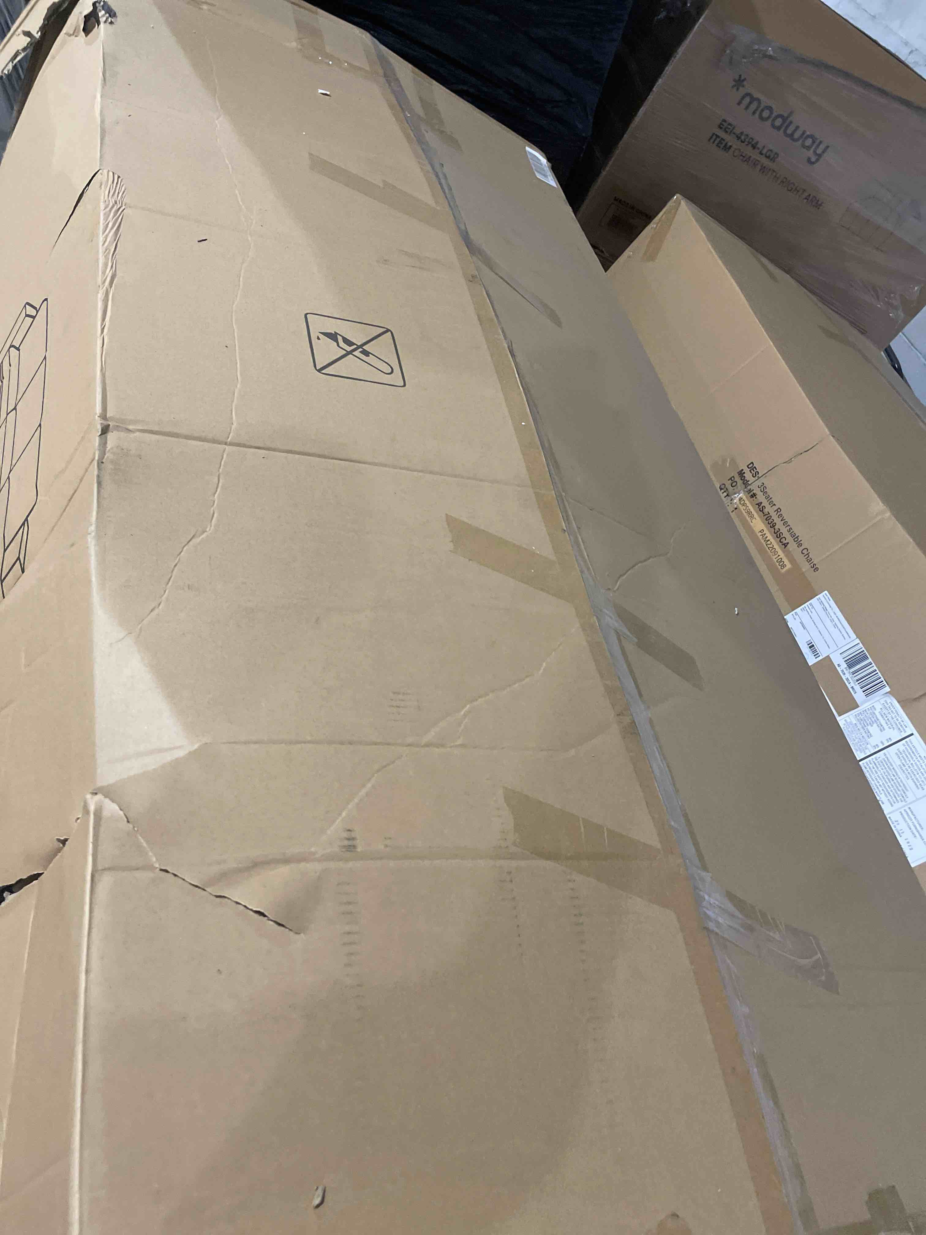 https://s3.amazonaws.com/lotting-images-prod/phillipi/RED5131890_1693505672170.jpeg