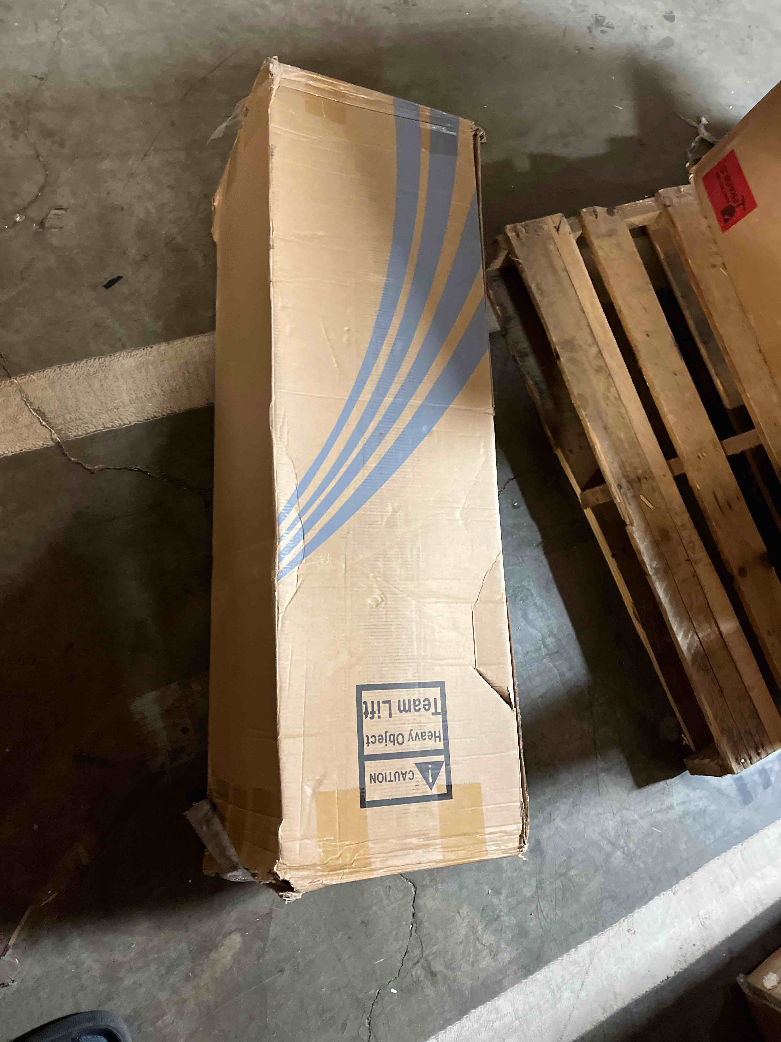 https://s3.amazonaws.com/lotting-images-prod/phillipi/RED5133756_1709143765461.jpeg