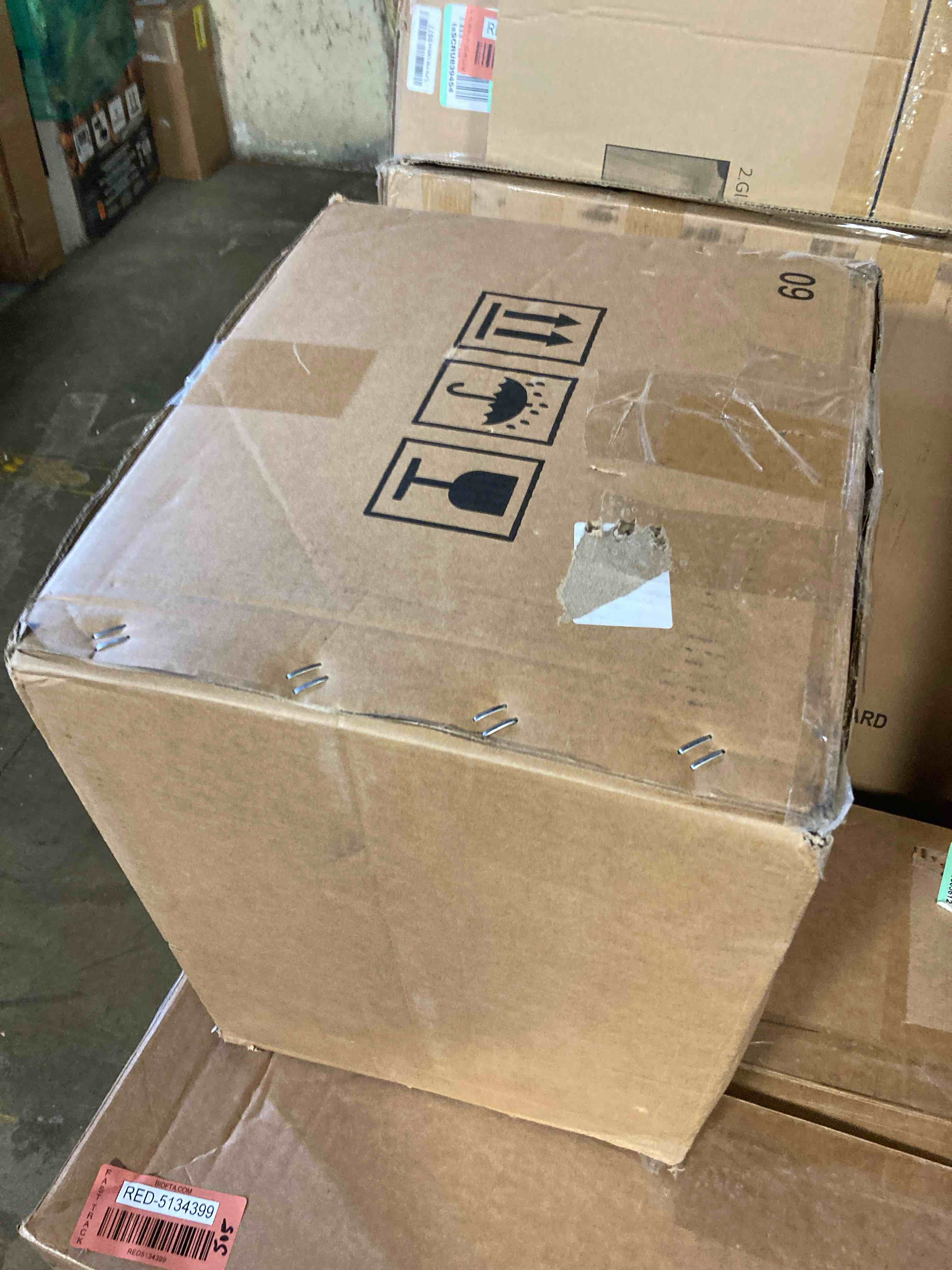 https://s3.amazonaws.com/lotting-images-prod/phillipi/RED5134404_1711560769726.jpeg