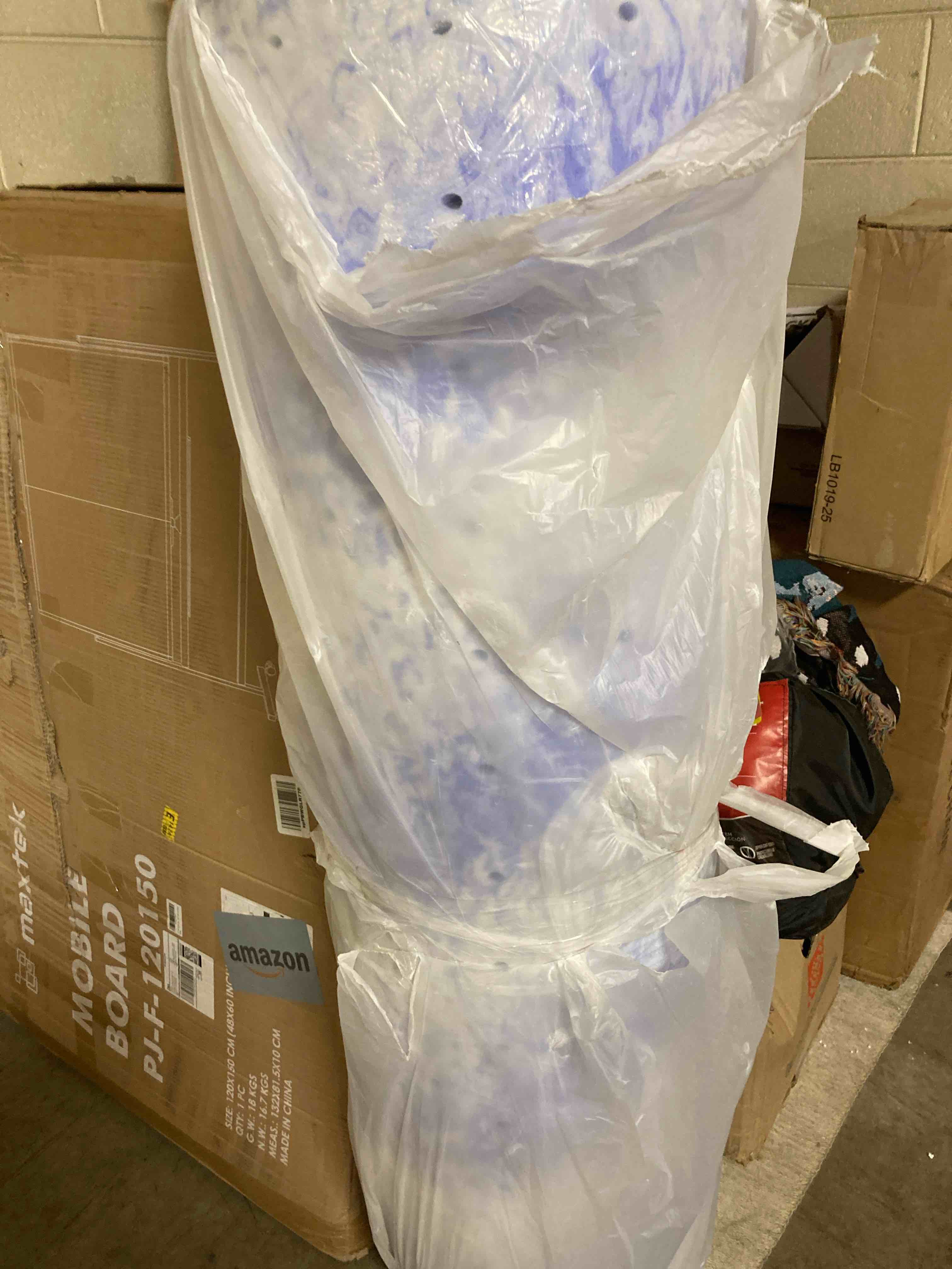 https://s3.amazonaws.com/lotting-images-prod/phillipi/RED5134703_1712336373749.jpeg