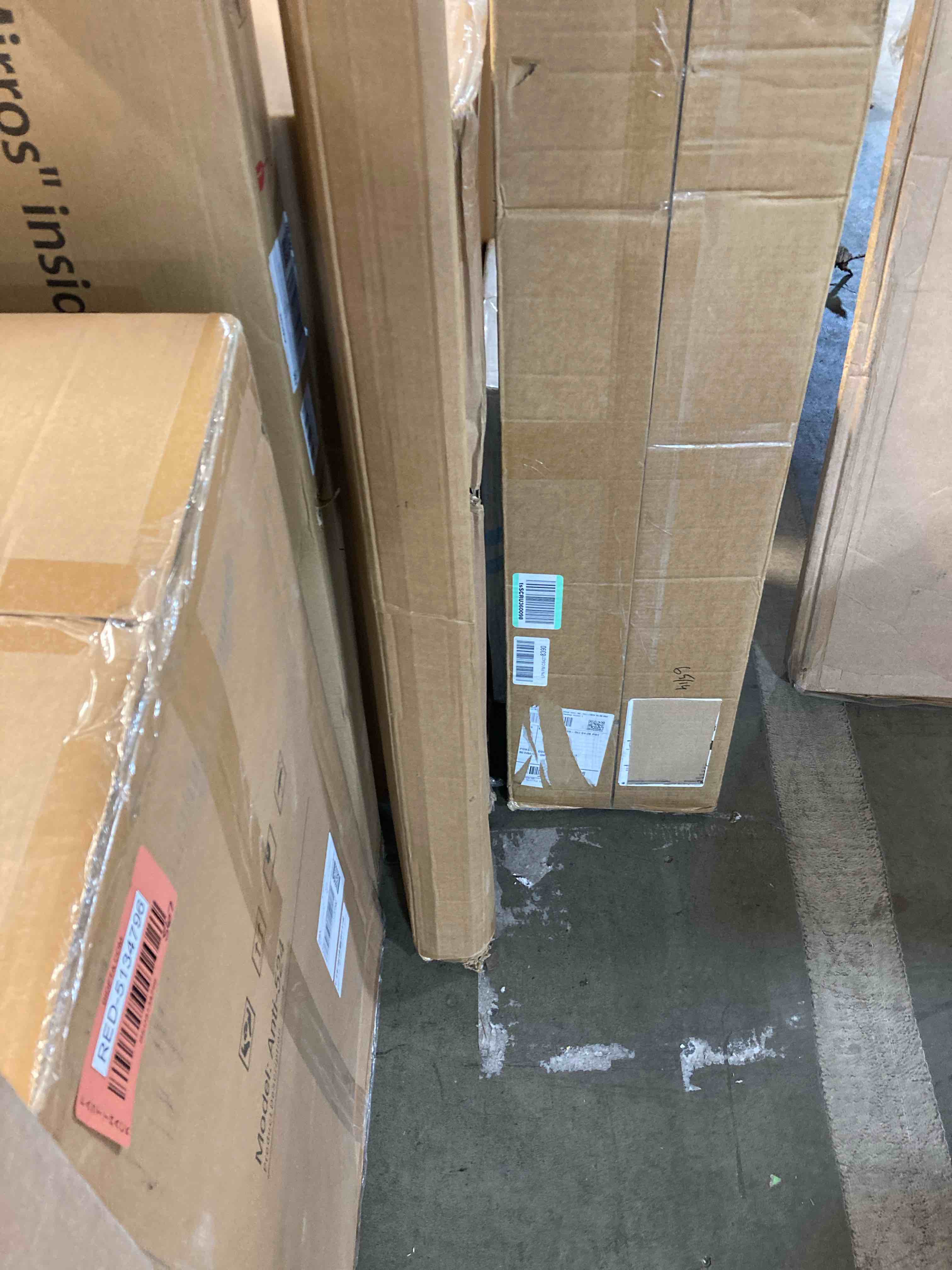 https://s3.amazonaws.com/lotting-images-prod/phillipi/RED5134793_1712600433772.jpeg