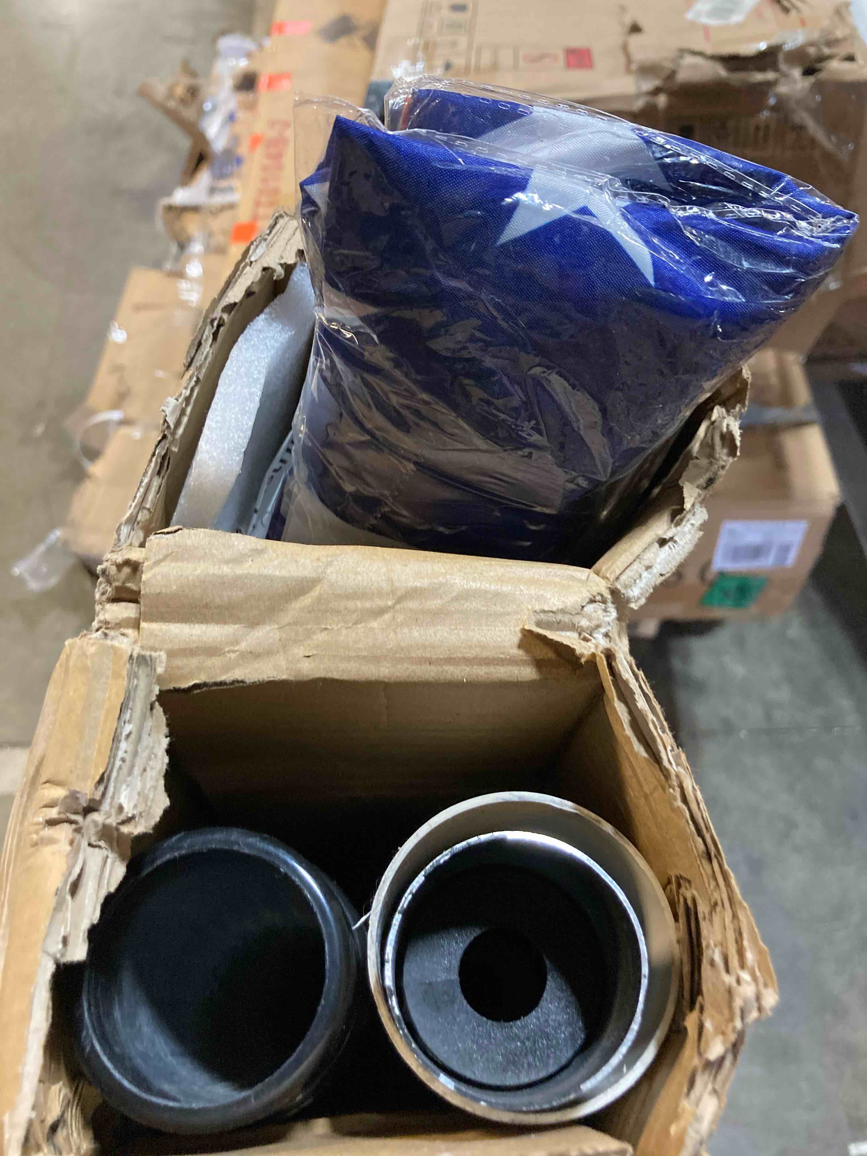 https://s3.amazonaws.com/lotting-images-prod/phillipi/RED5134902_1713973012053.jpeg