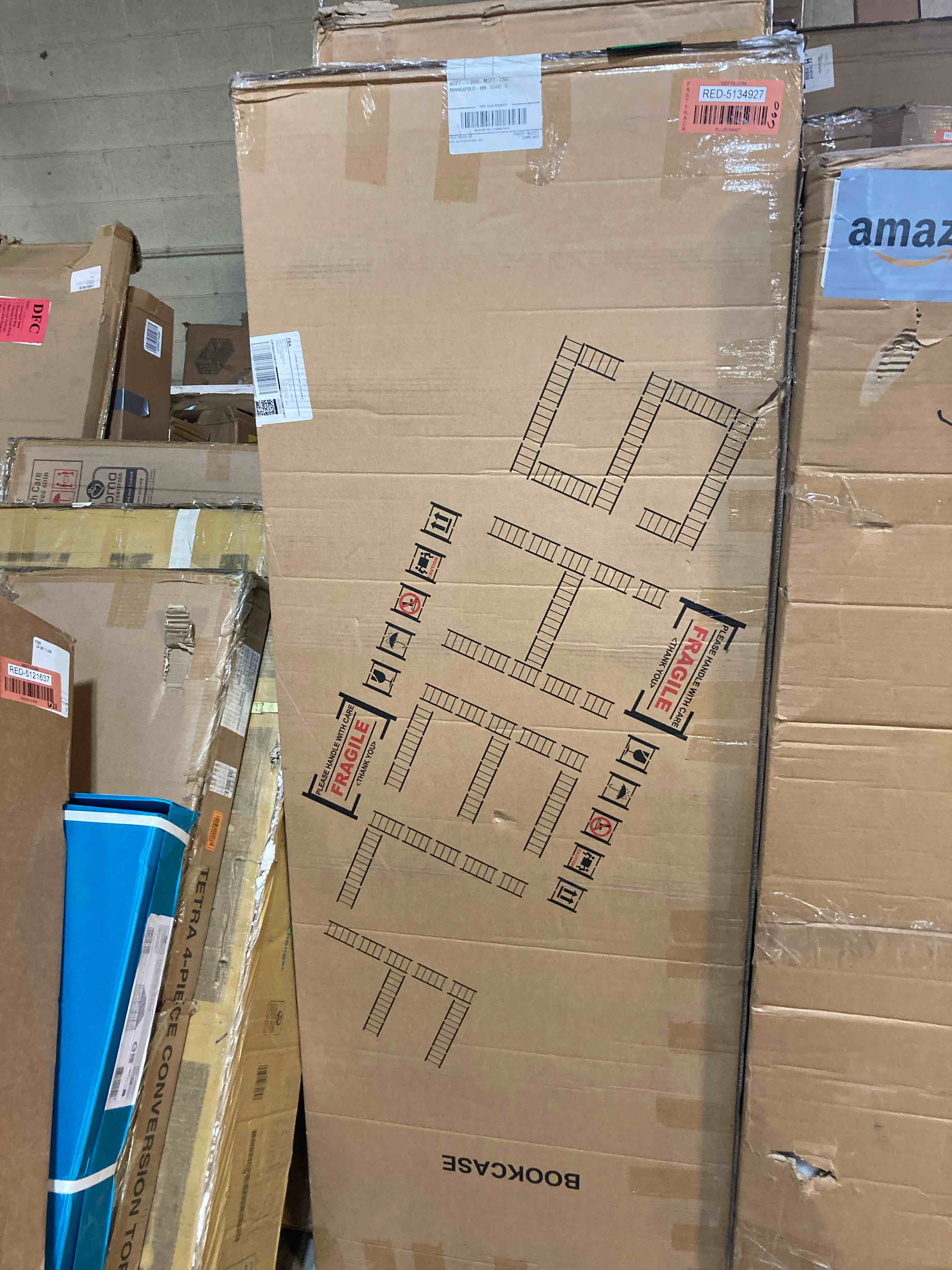 https://s3.amazonaws.com/lotting-images-prod/phillipi/RED5134927_1713978300696.jpeg