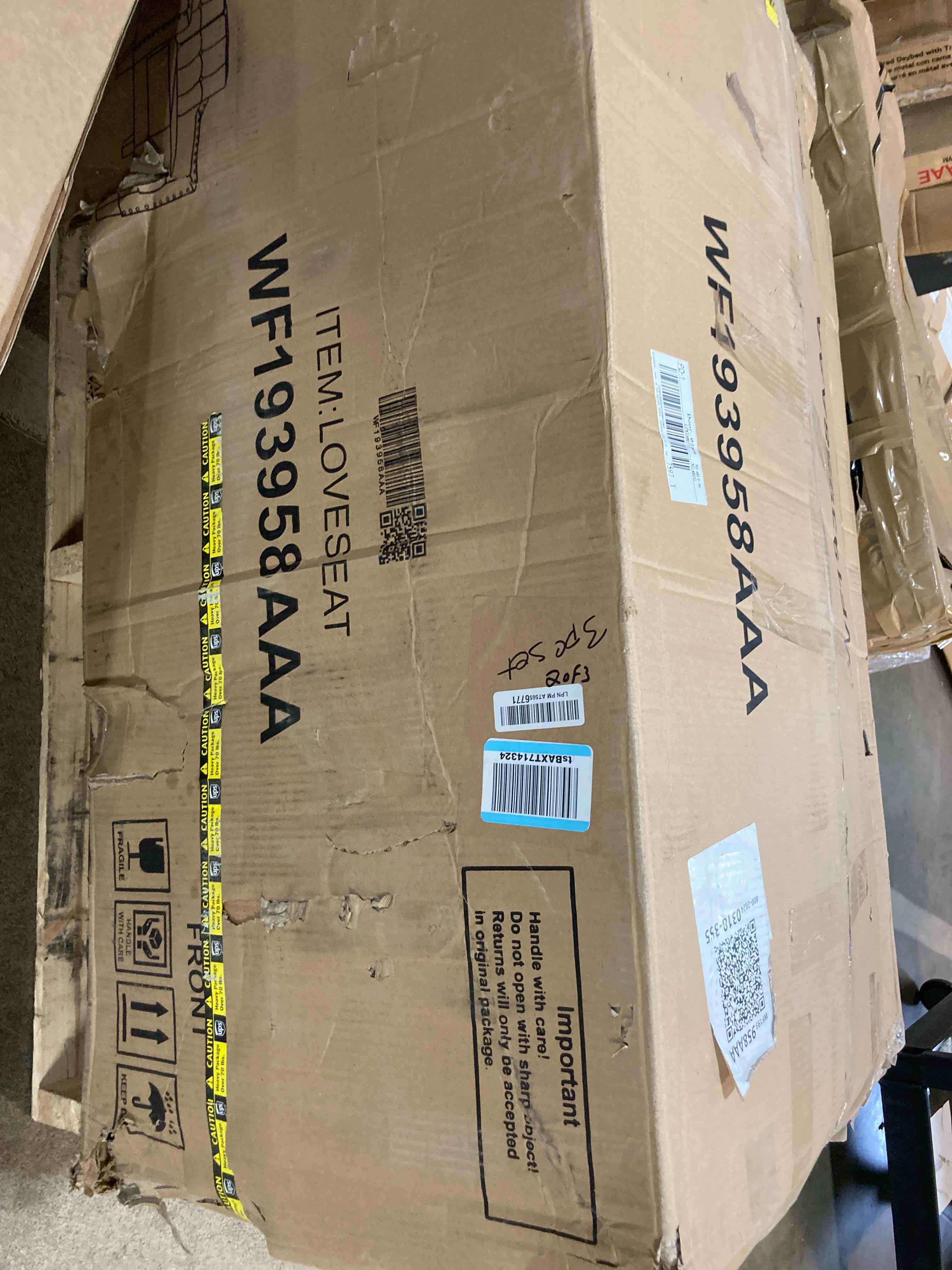 https://s3.amazonaws.com/lotting-images-prod/phillipi/RED5134938_1713981336237.jpeg