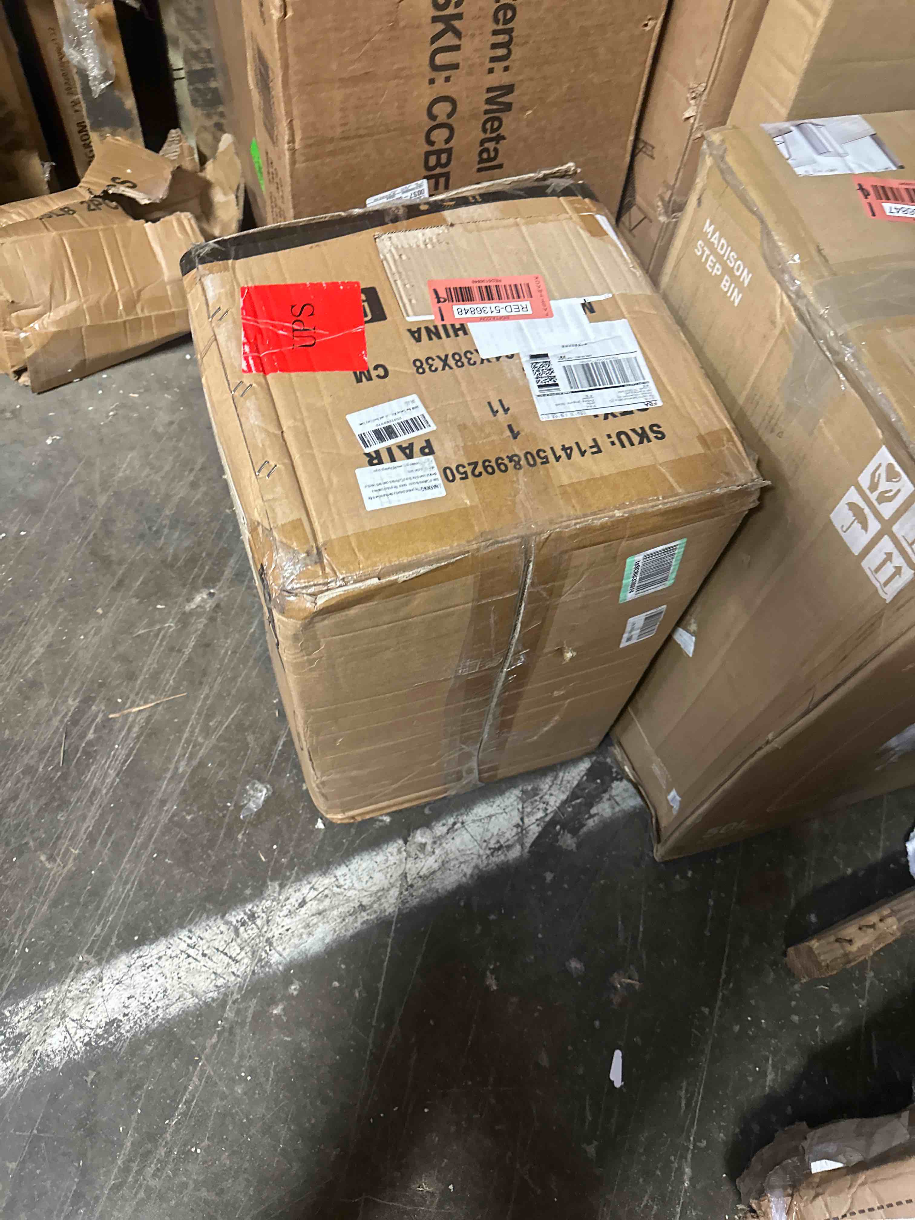 https://s3.amazonaws.com/lotting-images-prod/phillipi/RED5136848_1710953229101.jpeg