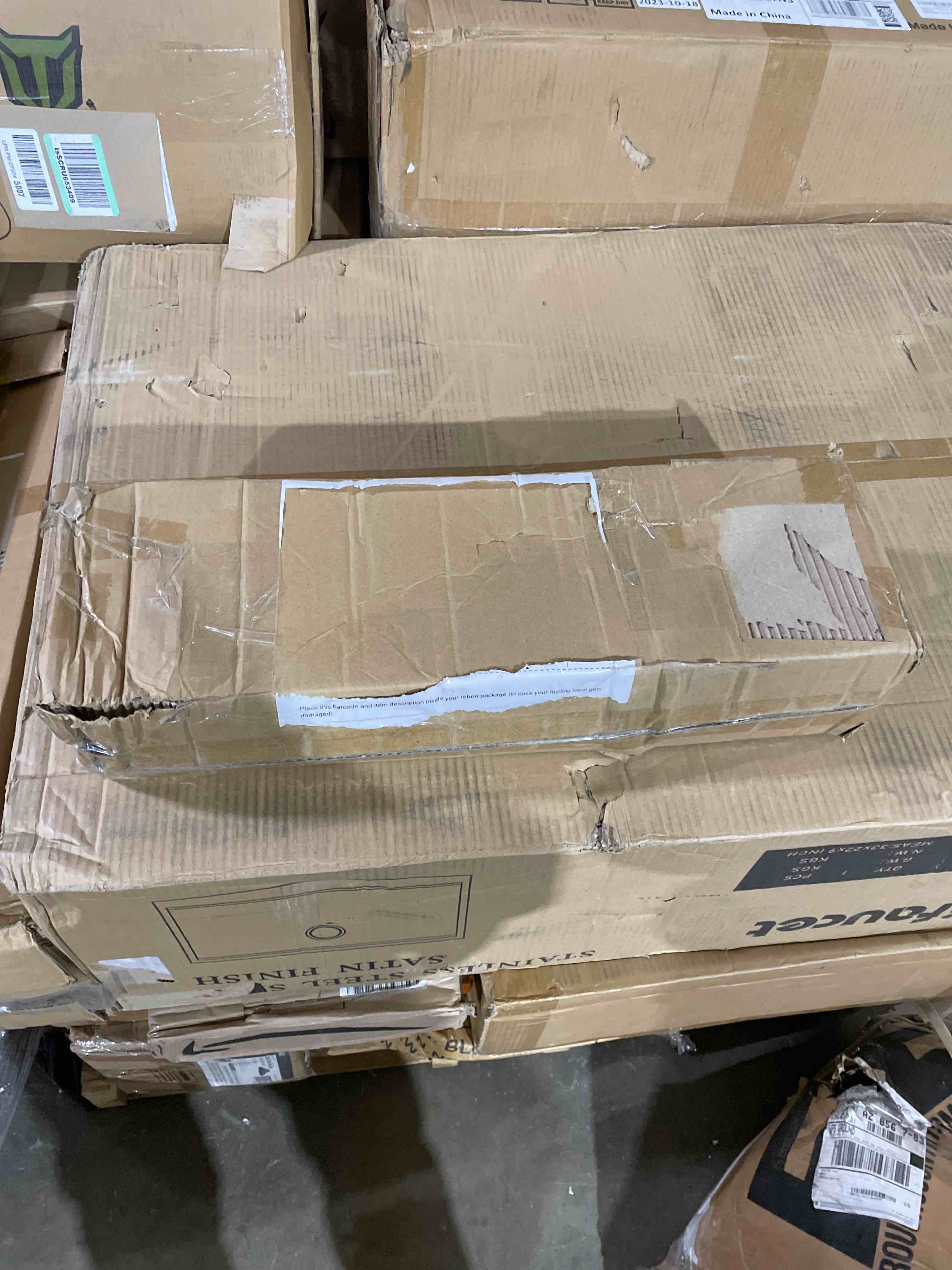 https://s3.amazonaws.com/lotting-images-prod/phillipi/RED5137486_1711402111585.jpeg