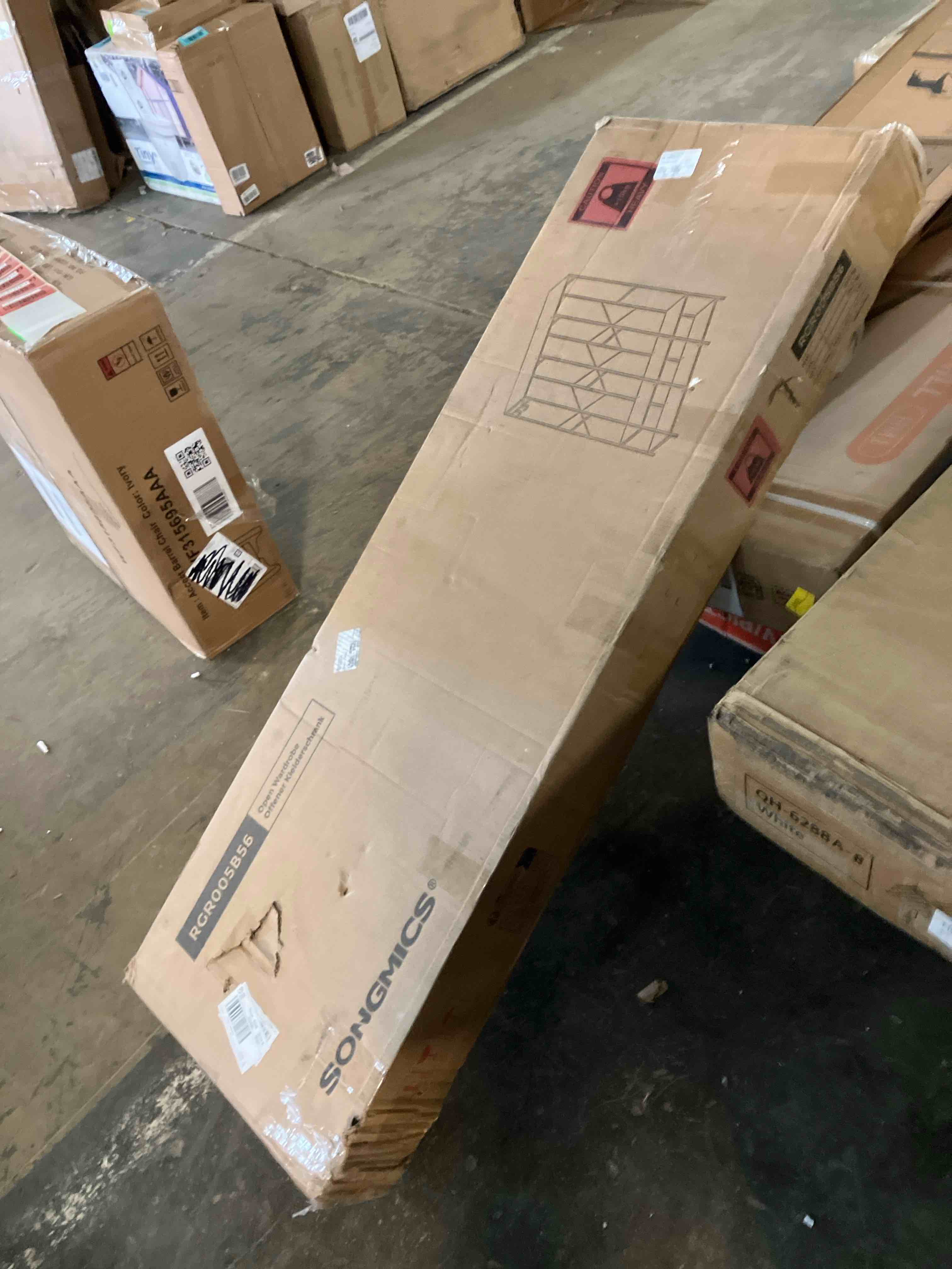 https://s3.amazonaws.com/lotting-images-prod/phillipi/RED5137913_1712071121992.jpeg