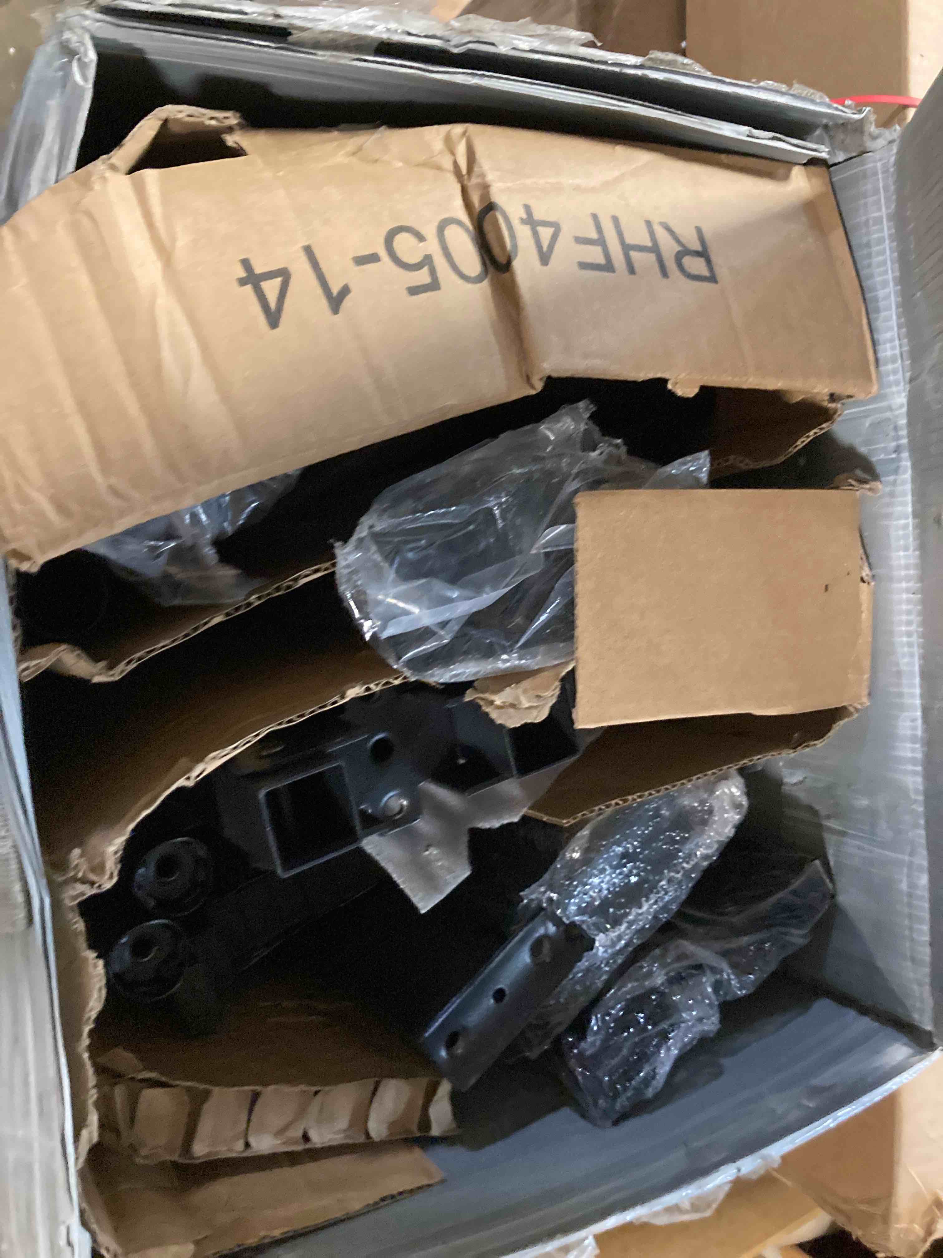 https://s3.amazonaws.com/lotting-images-prod/phillipi/RED5139569_1706906644378.jpeg
