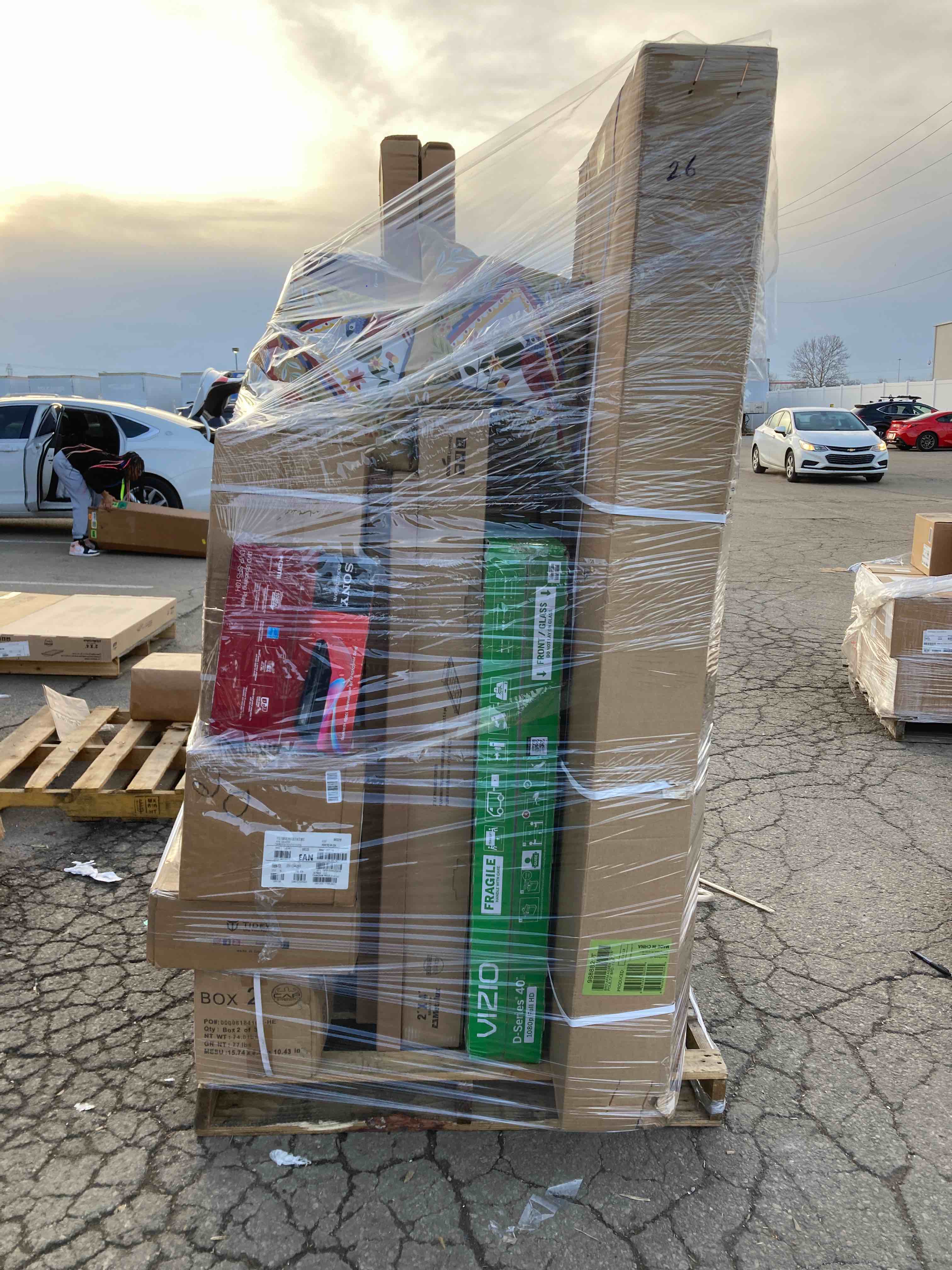 https://s3.amazonaws.com/lotting-images-prod/phillipi/RED5139849_1707343632074.jpeg