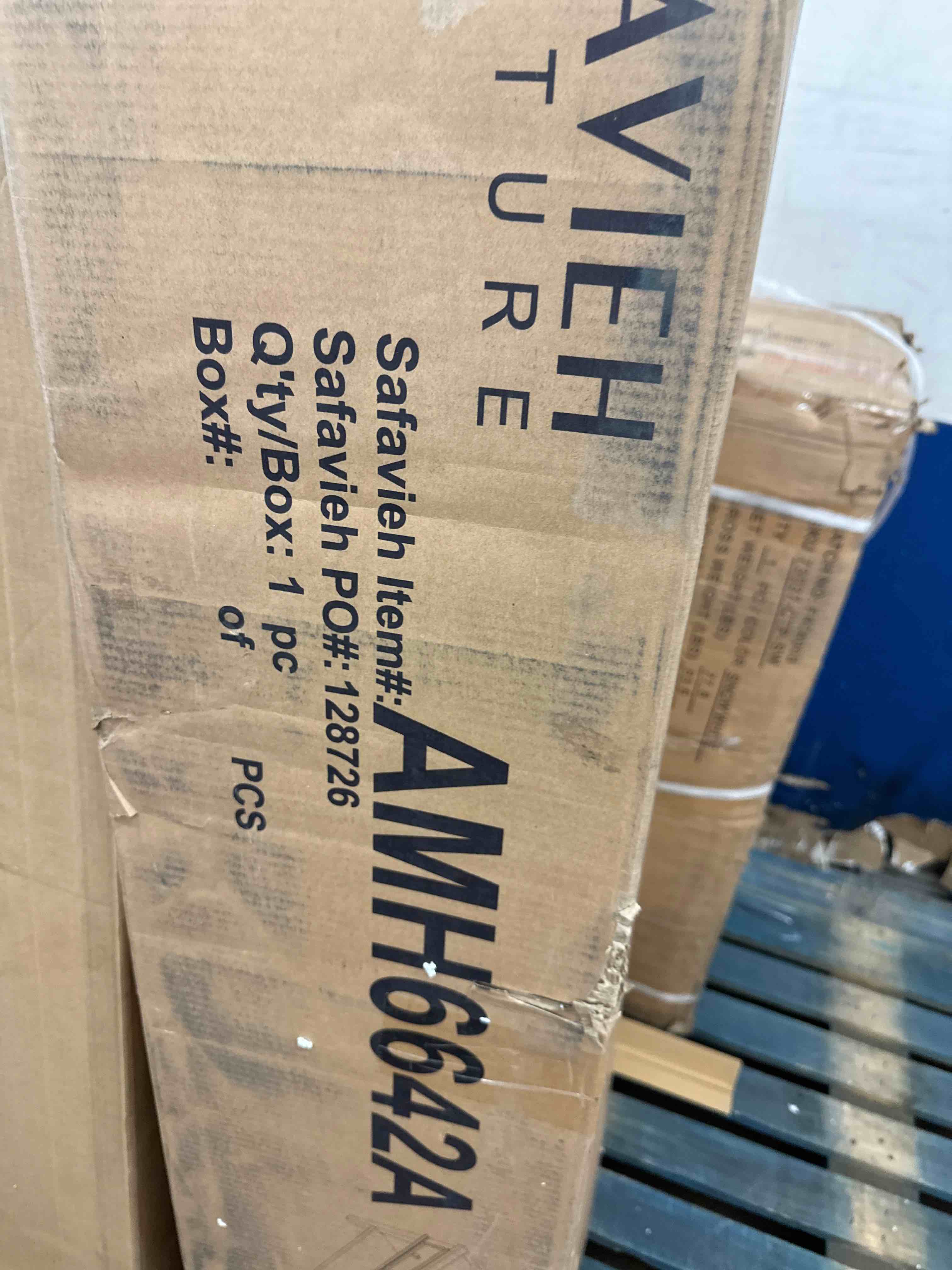 https://s3.amazonaws.com/lotting-images-prod/phillipi/RED5141191_1728320055070.jpeg