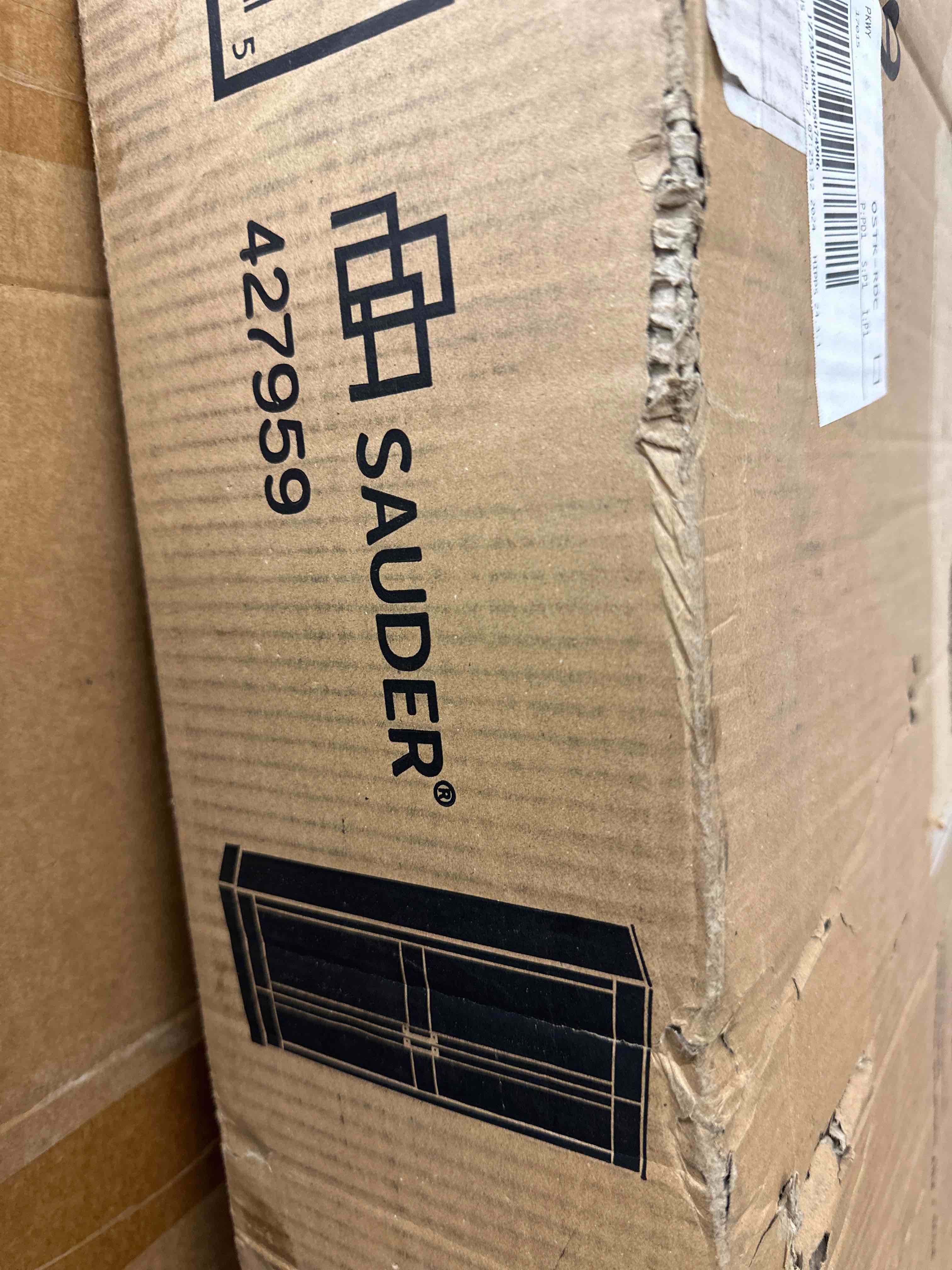 https://s3.amazonaws.com/lotting-images-prod/phillipi/RED5141208_1728323167043.jpeg