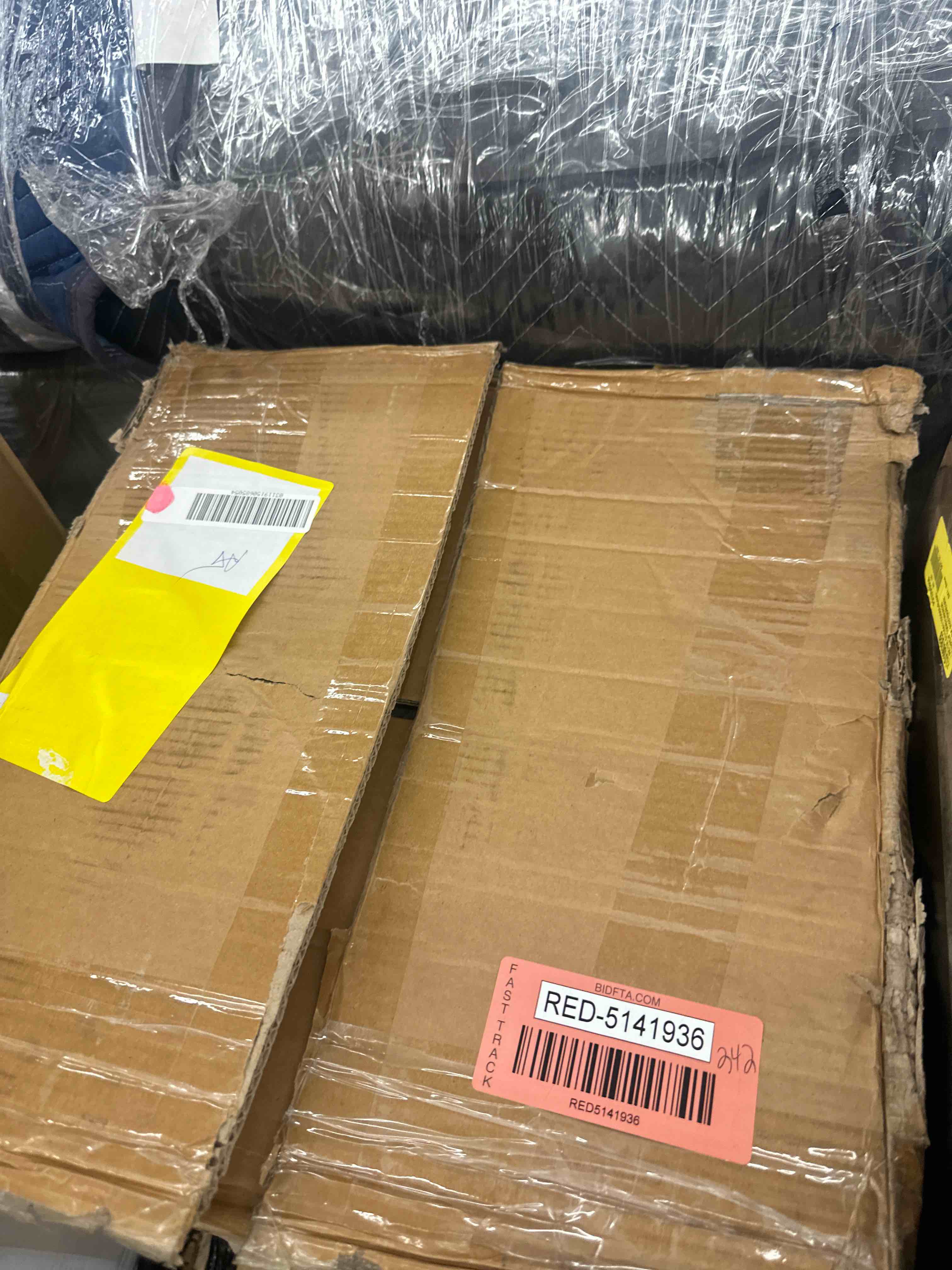 https://s3.amazonaws.com/lotting-images-prod/phillipi/RED5141936_1730992545625.jpeg