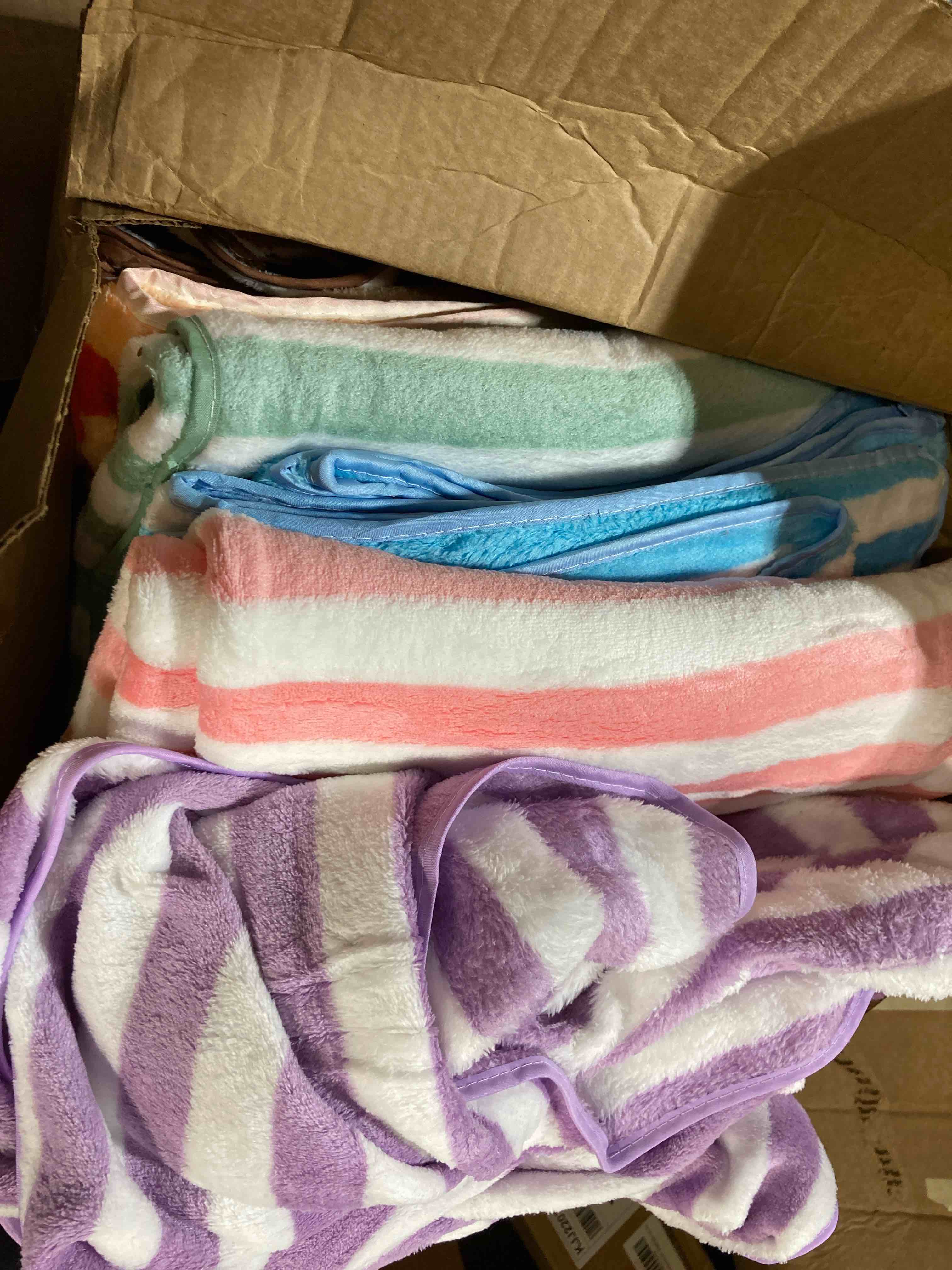 https://s3.amazonaws.com/lotting-images-prod/phillipi/RED5142951_1709741786543.jpeg