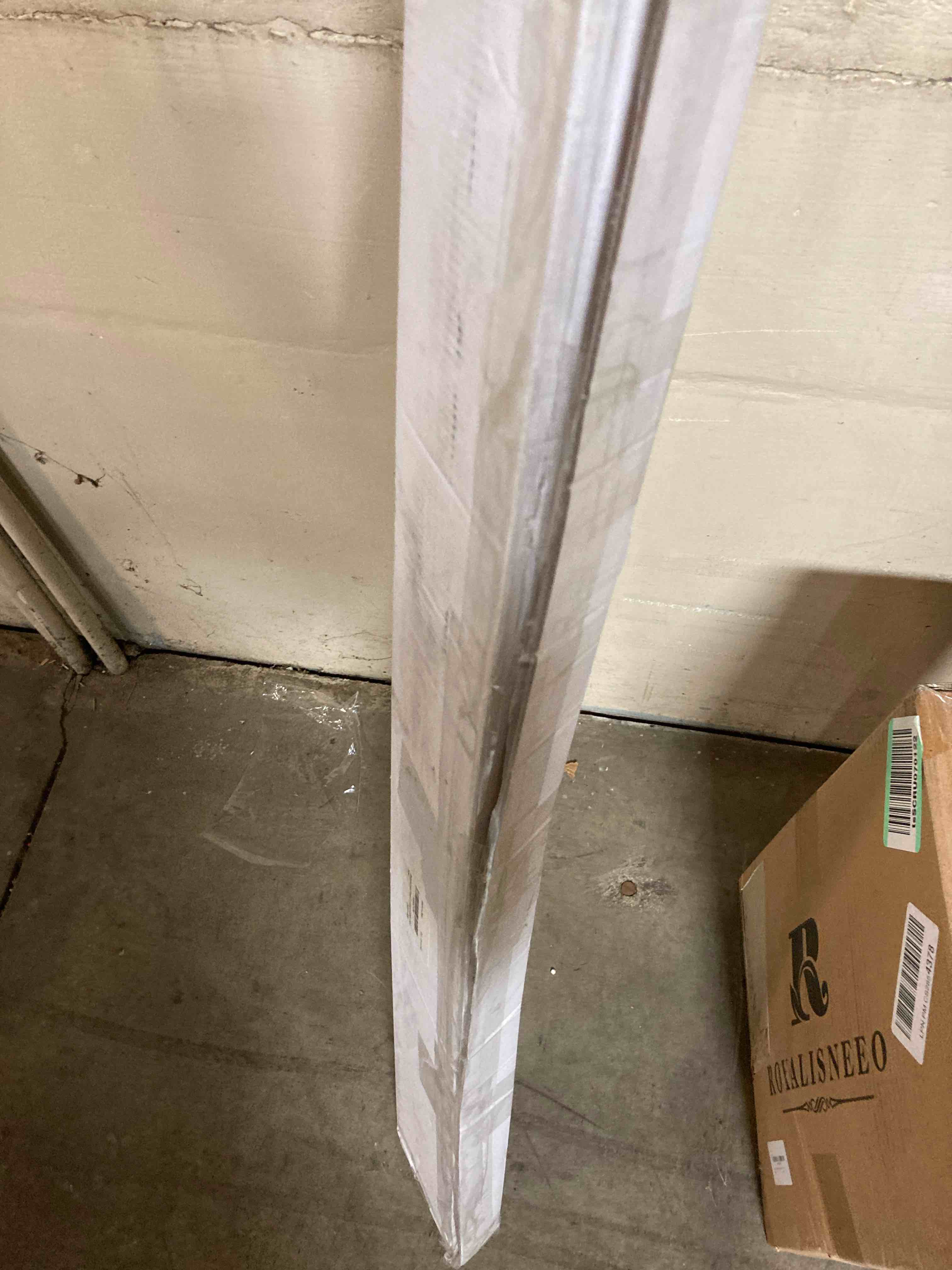 https://s3.amazonaws.com/lotting-images-prod/phillipi/RED5143234_1710180589455.jpeg