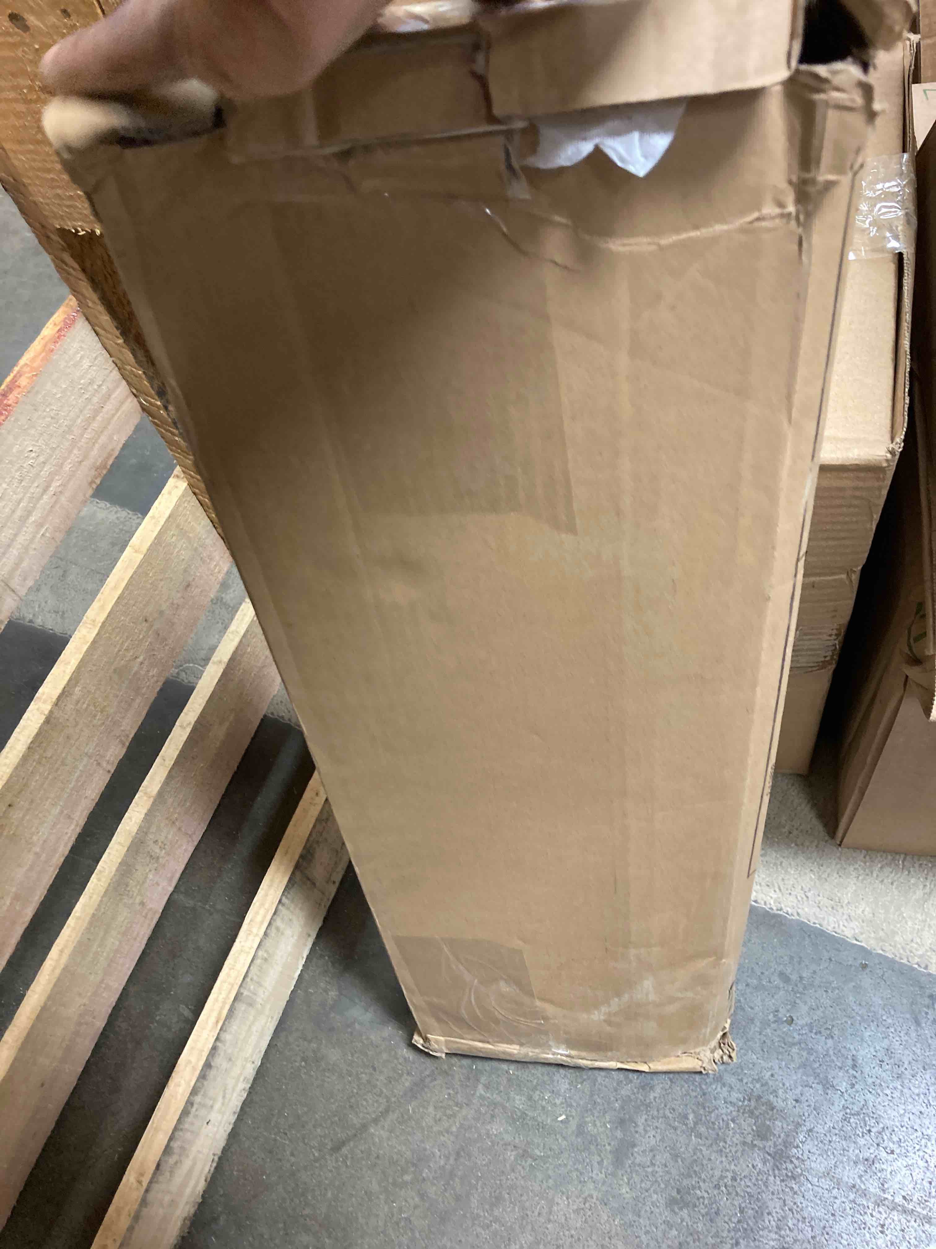 https://s3.amazonaws.com/lotting-images-prod/phillipi/RED5143736_1710946009135.jpeg