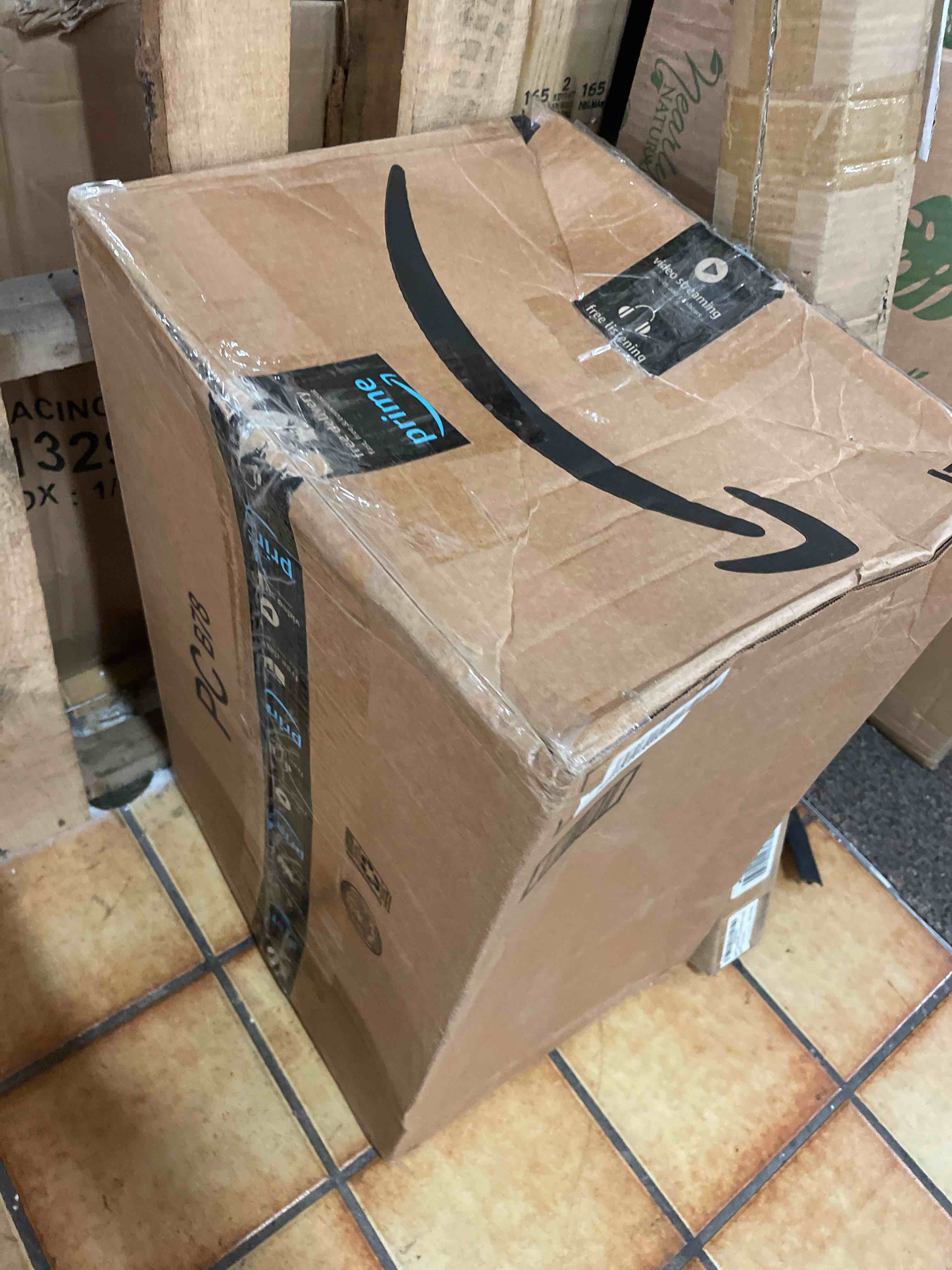 https://s3.amazonaws.com/lotting-images-prod/phillipi/RED5180273_1693595999521.jpeg