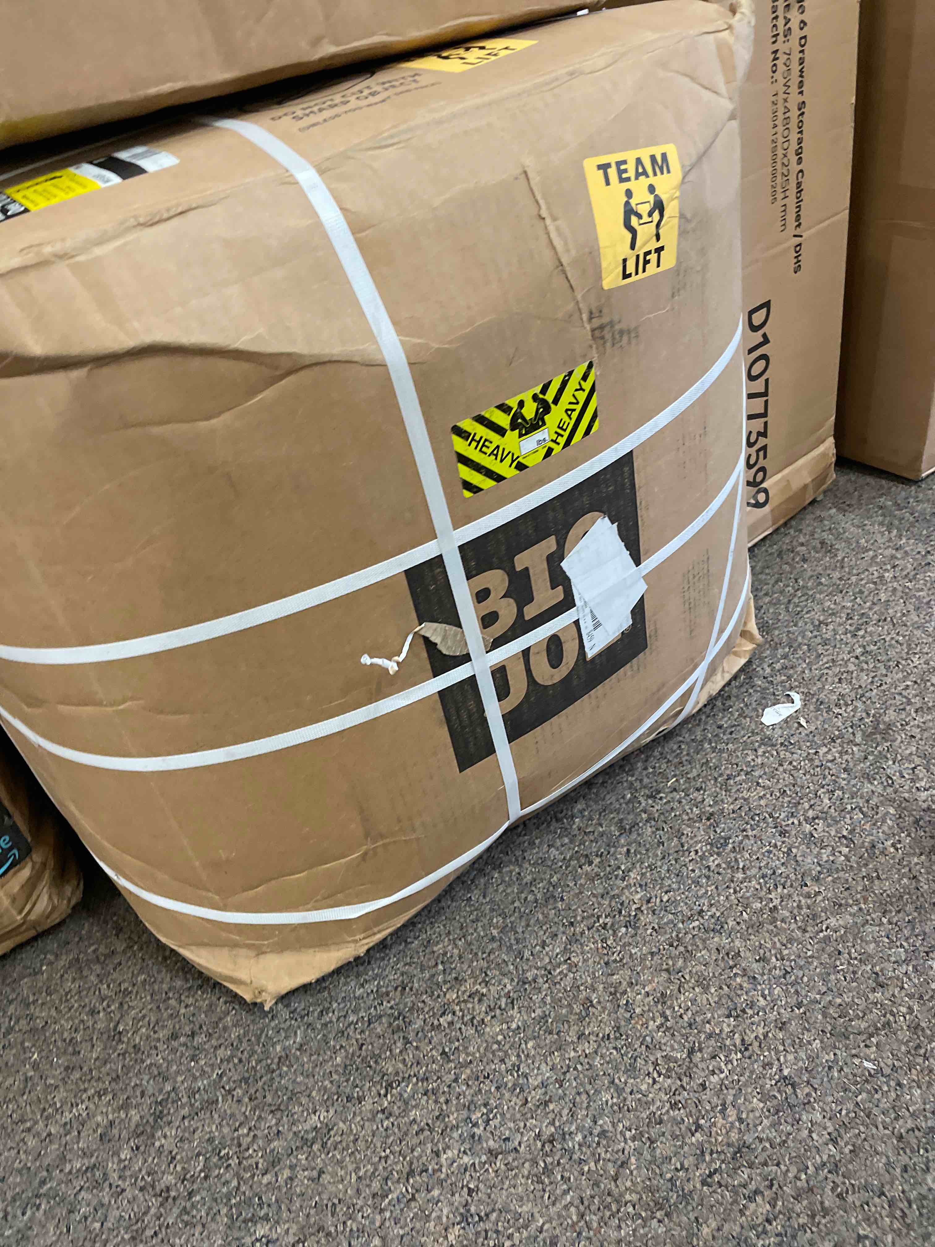 https://s3.amazonaws.com/lotting-images-prod/phillipi/RED5180293_1693593757343.jpeg