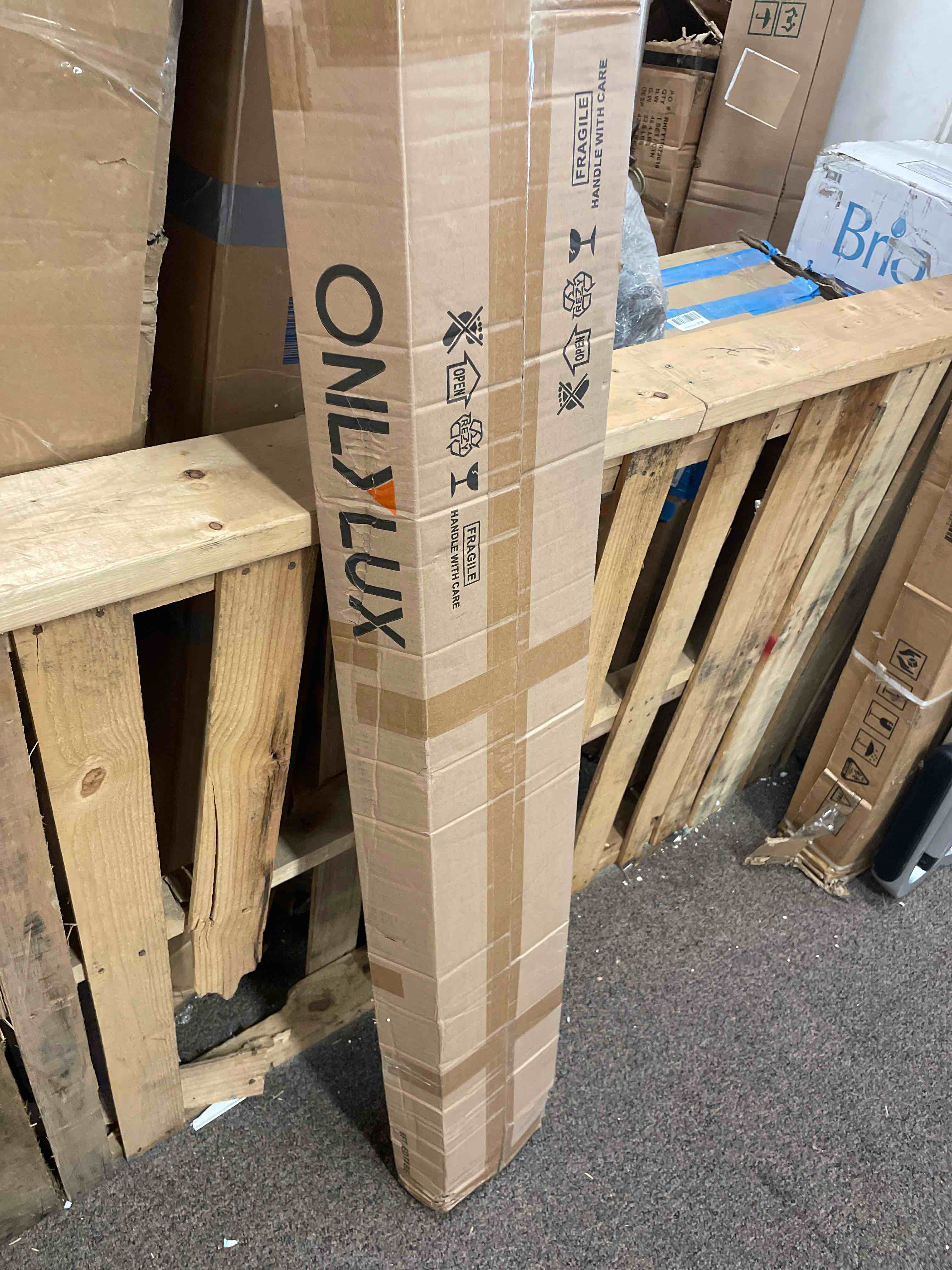 https://s3.amazonaws.com/lotting-images-prod/phillipi/RED5180322_1693590024802.jpeg
