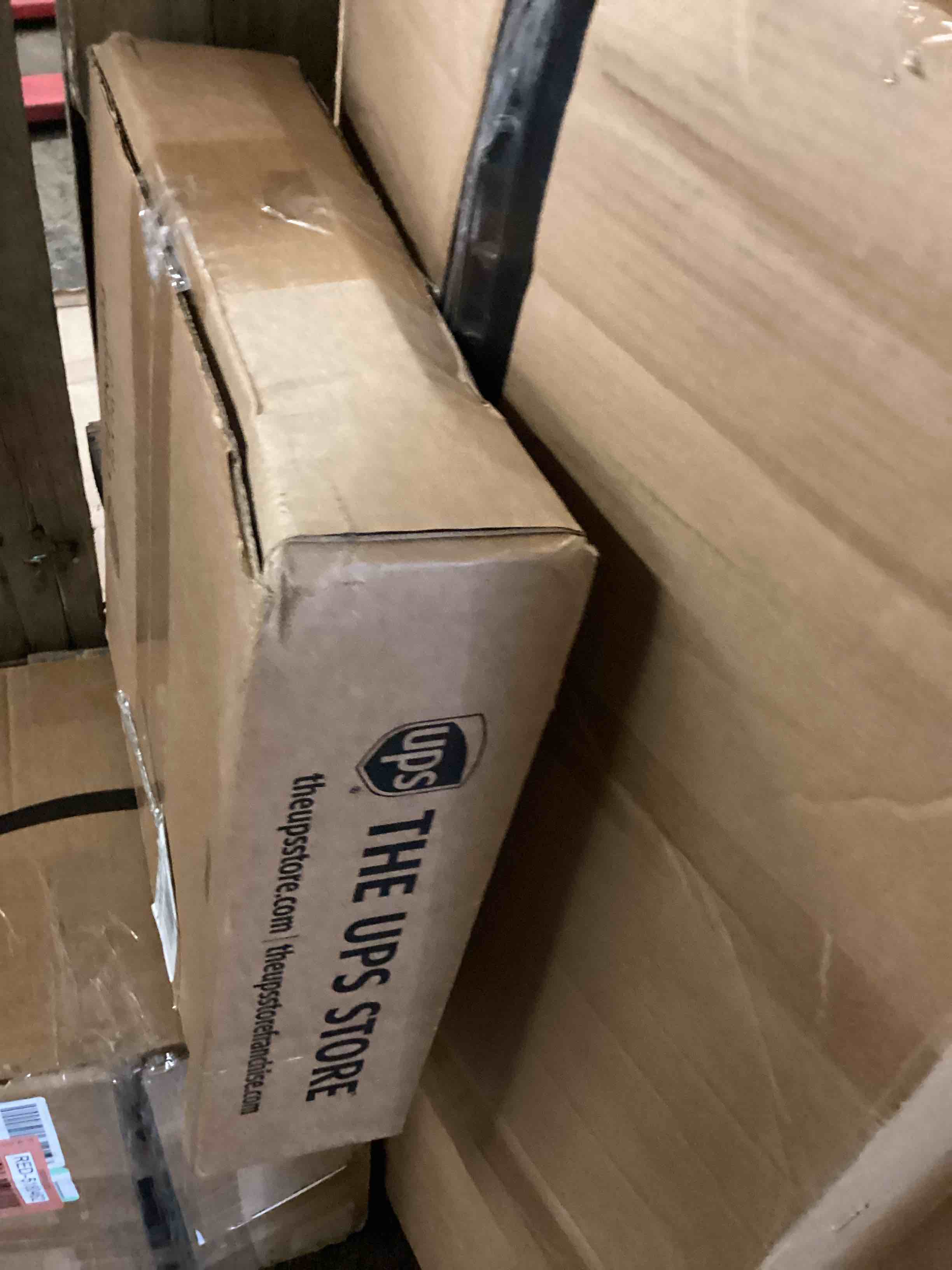 https://s3.amazonaws.com/lotting-images-prod/phillipi/RED5180463_1694443793395.jpeg