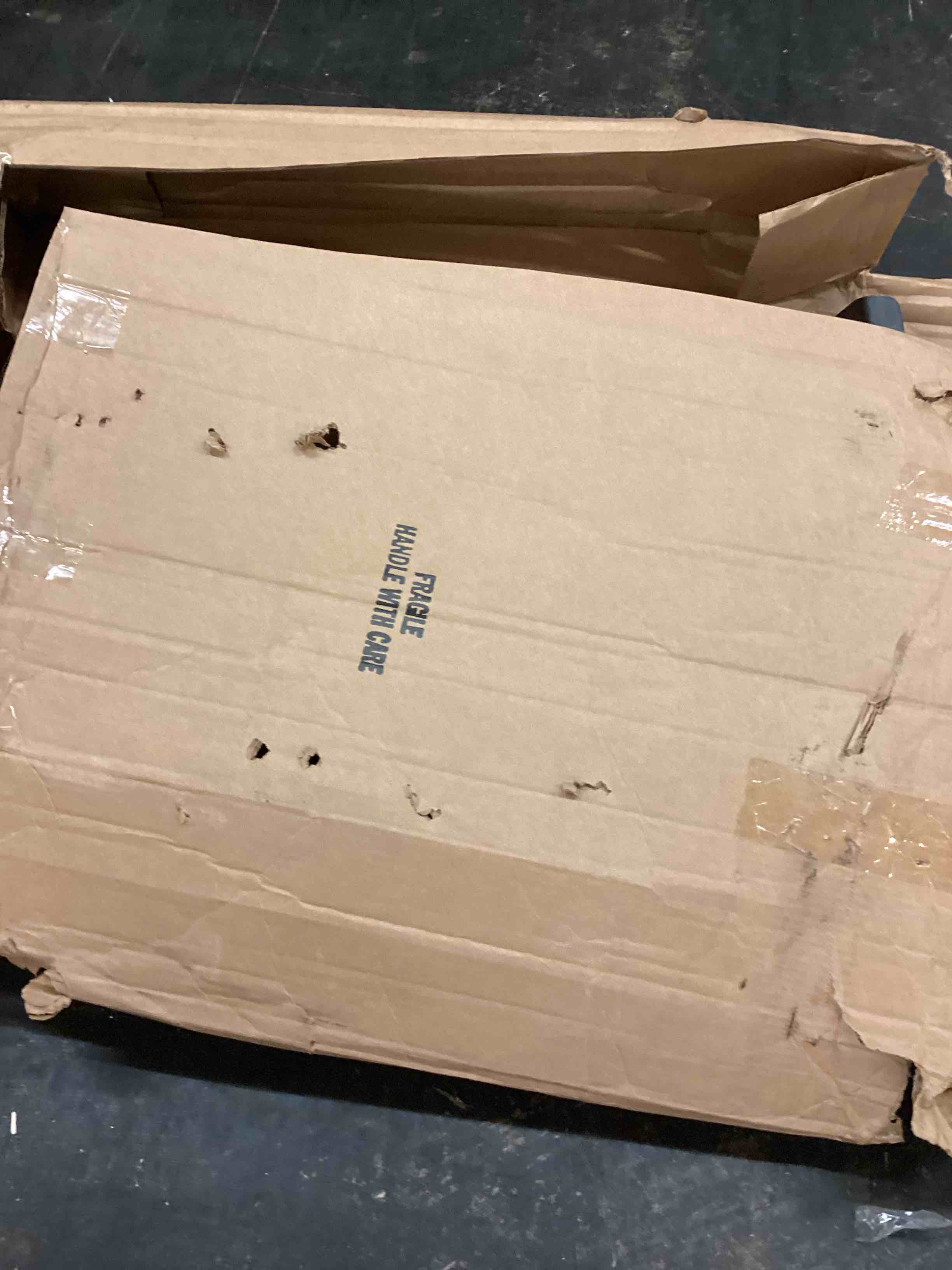 https://s3.amazonaws.com/lotting-images-prod/phillipi/RED5180468_1694445351236.jpeg