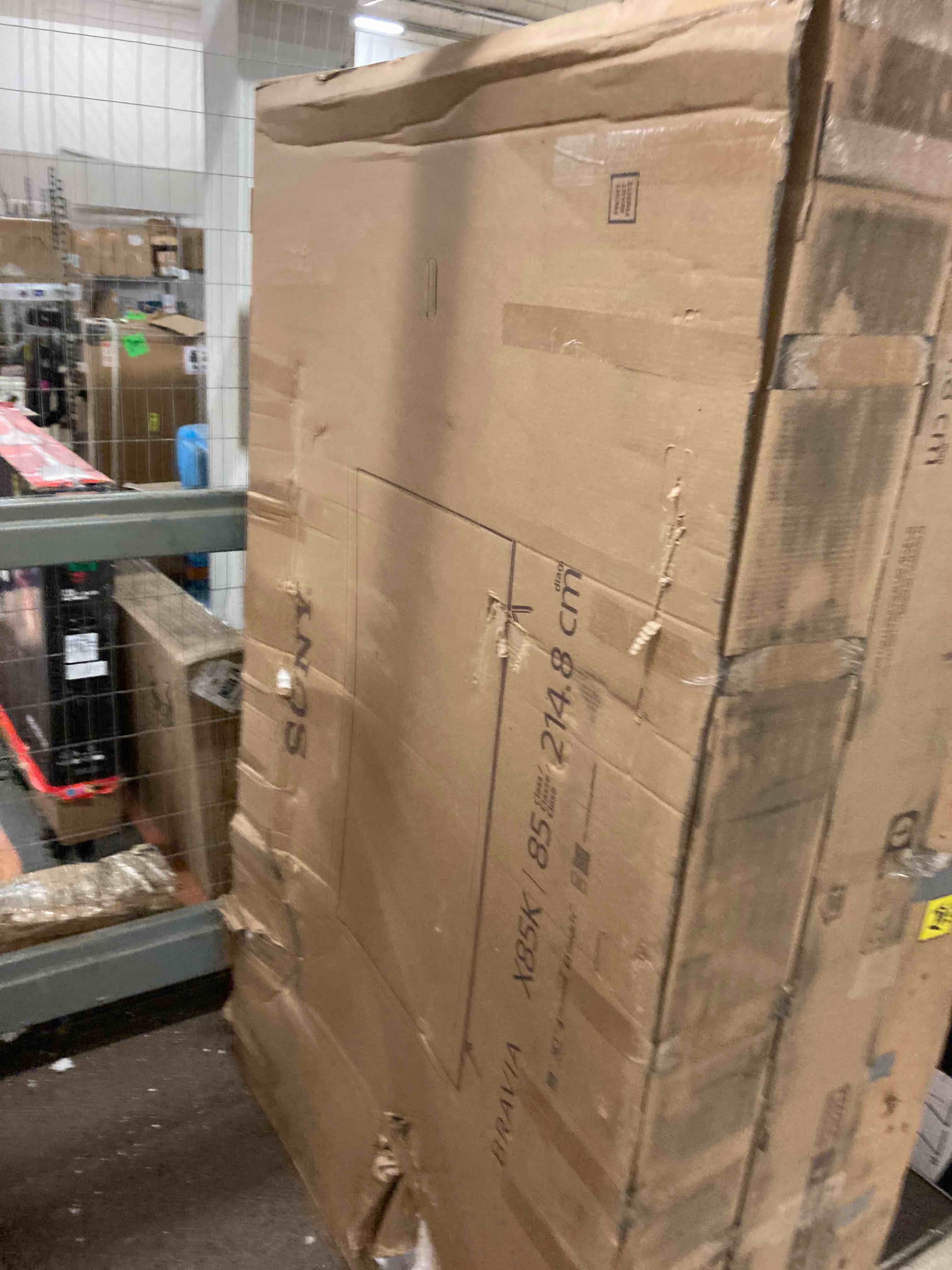 https://s3.amazonaws.com/lotting-images-prod/phillipi/RED5180887_1694814457140.jpeg