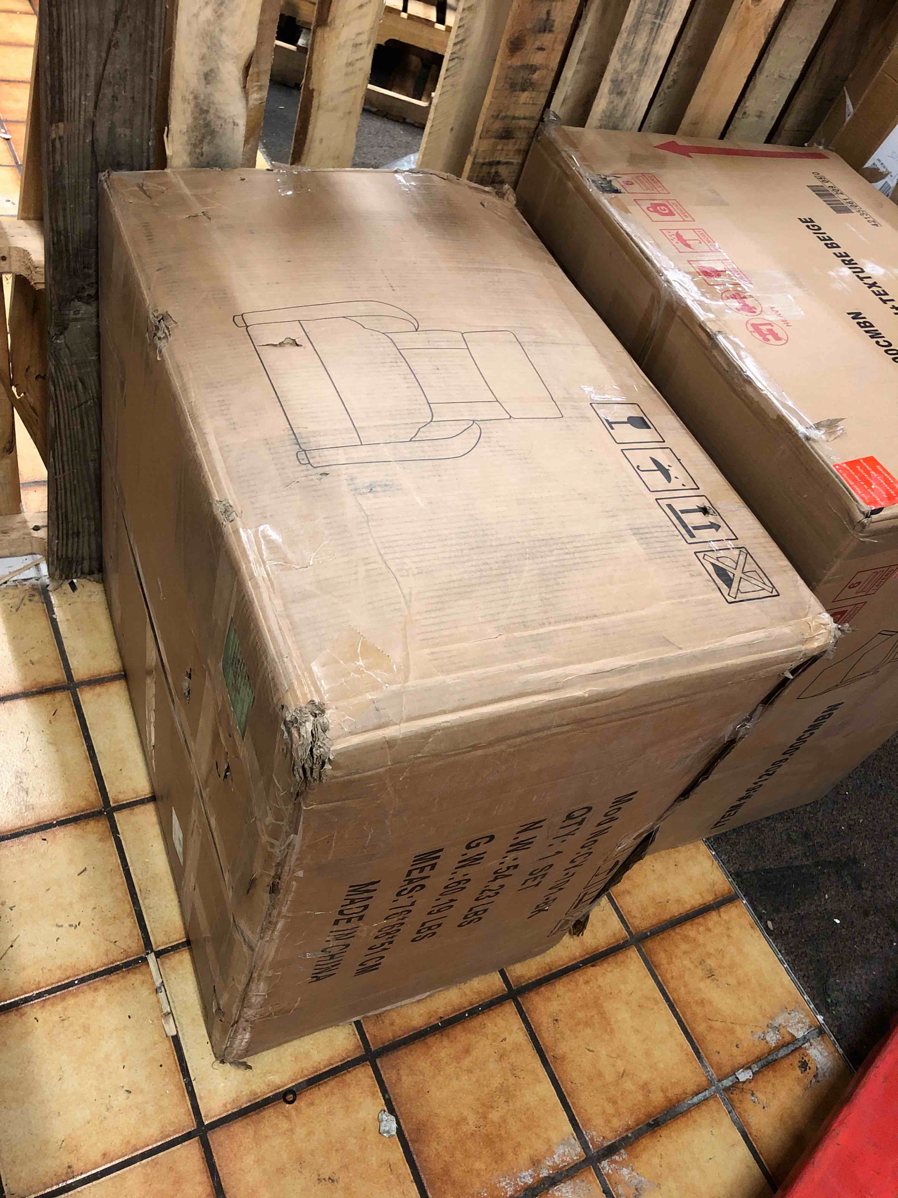 https://s3.amazonaws.com/lotting-images-prod/phillipi/RED5181021_1695263861446.jpeg