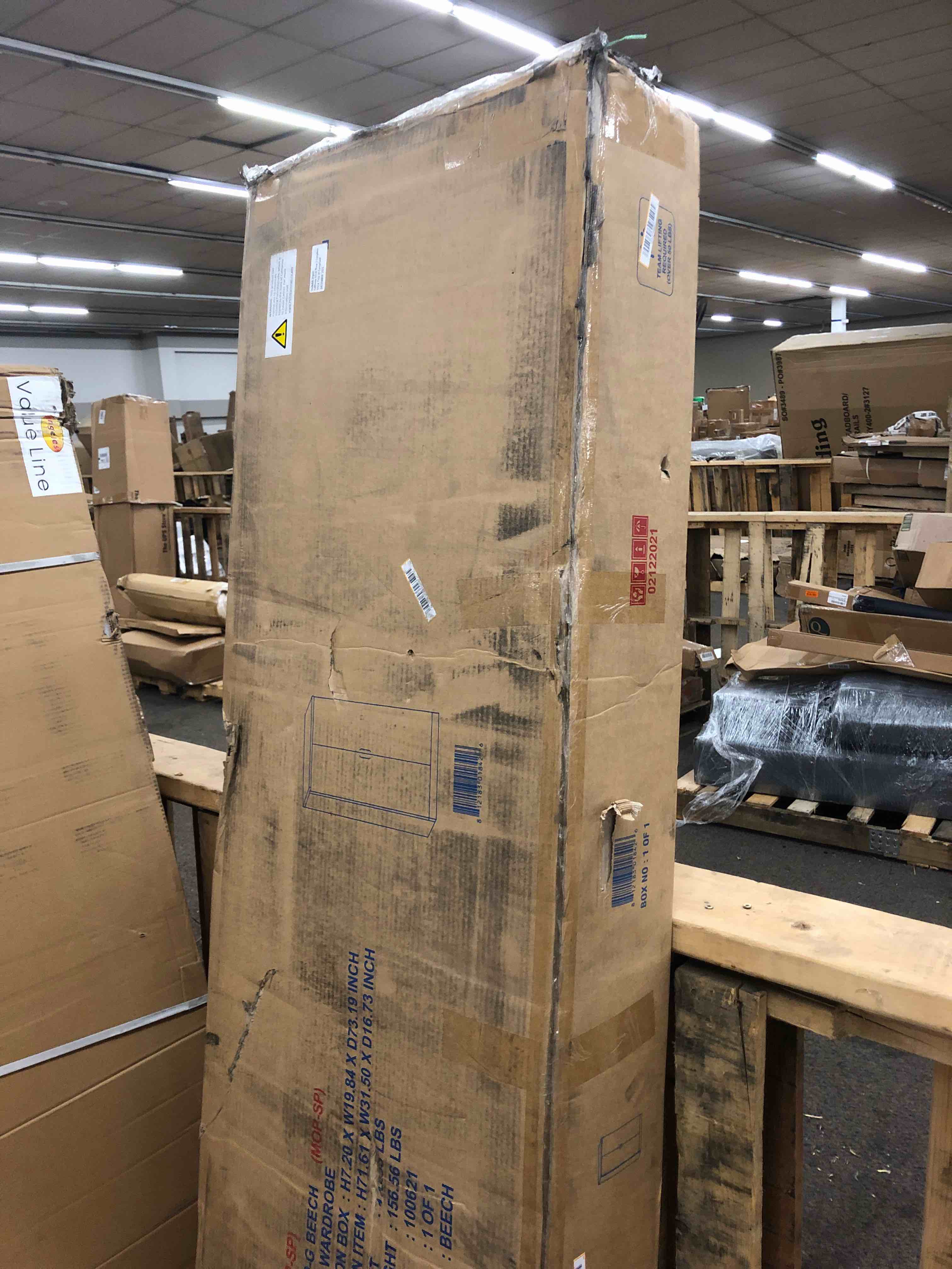 https://s3.amazonaws.com/lotting-images-prod/phillipi/RED5181377_1695843046429.jpeg