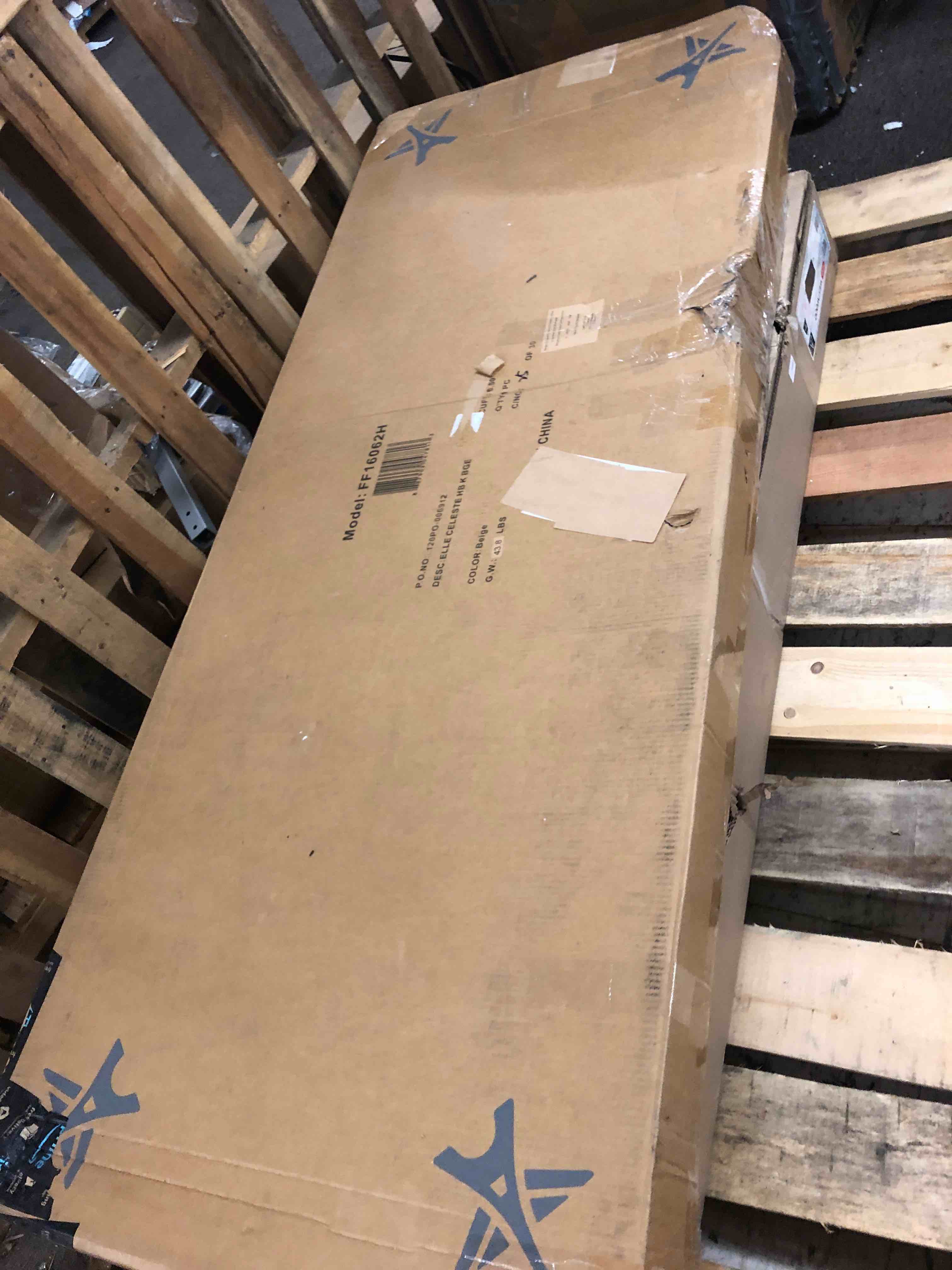 https://s3.amazonaws.com/lotting-images-prod/phillipi/RED5181383_1695844247992.jpeg
