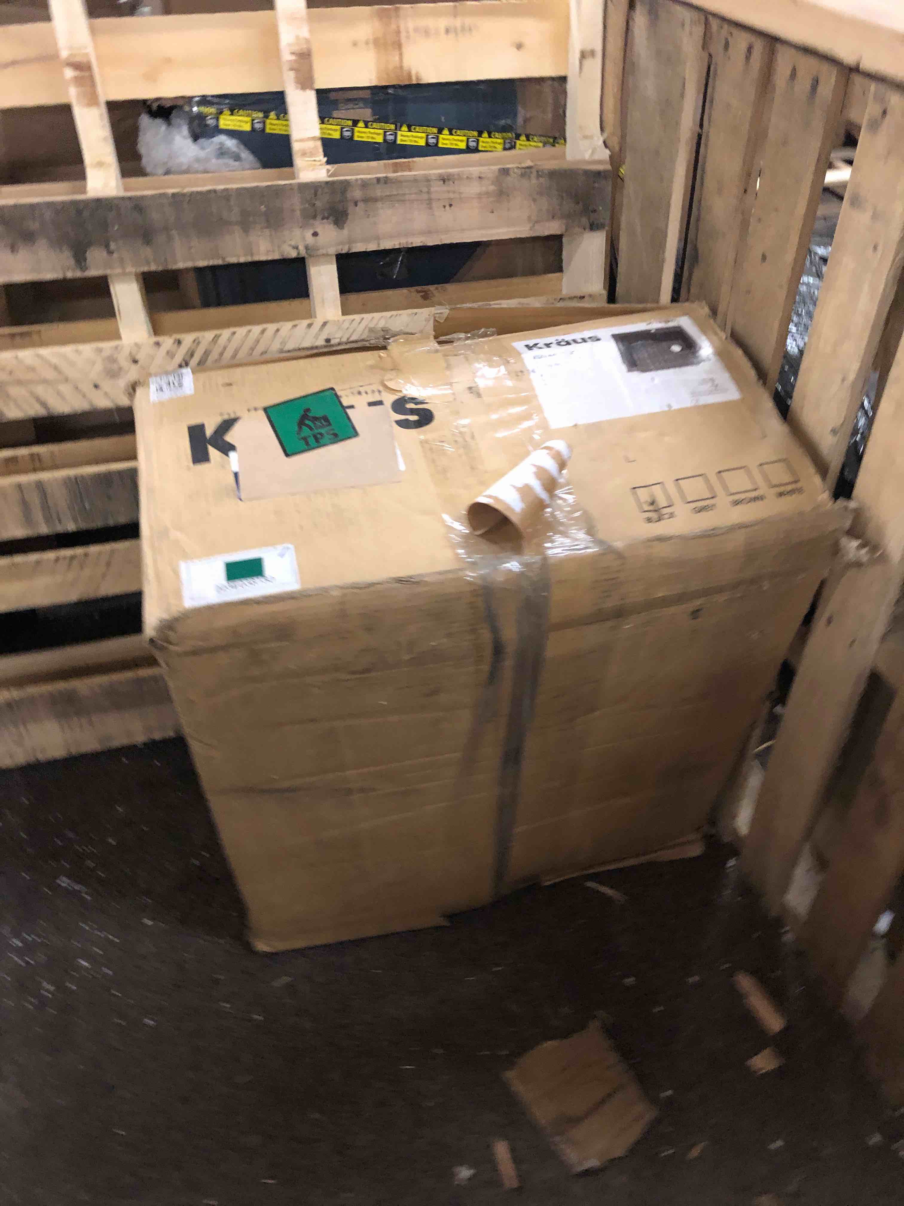 https://s3.amazonaws.com/lotting-images-prod/phillipi/RED5181437_1696612615838.jpeg