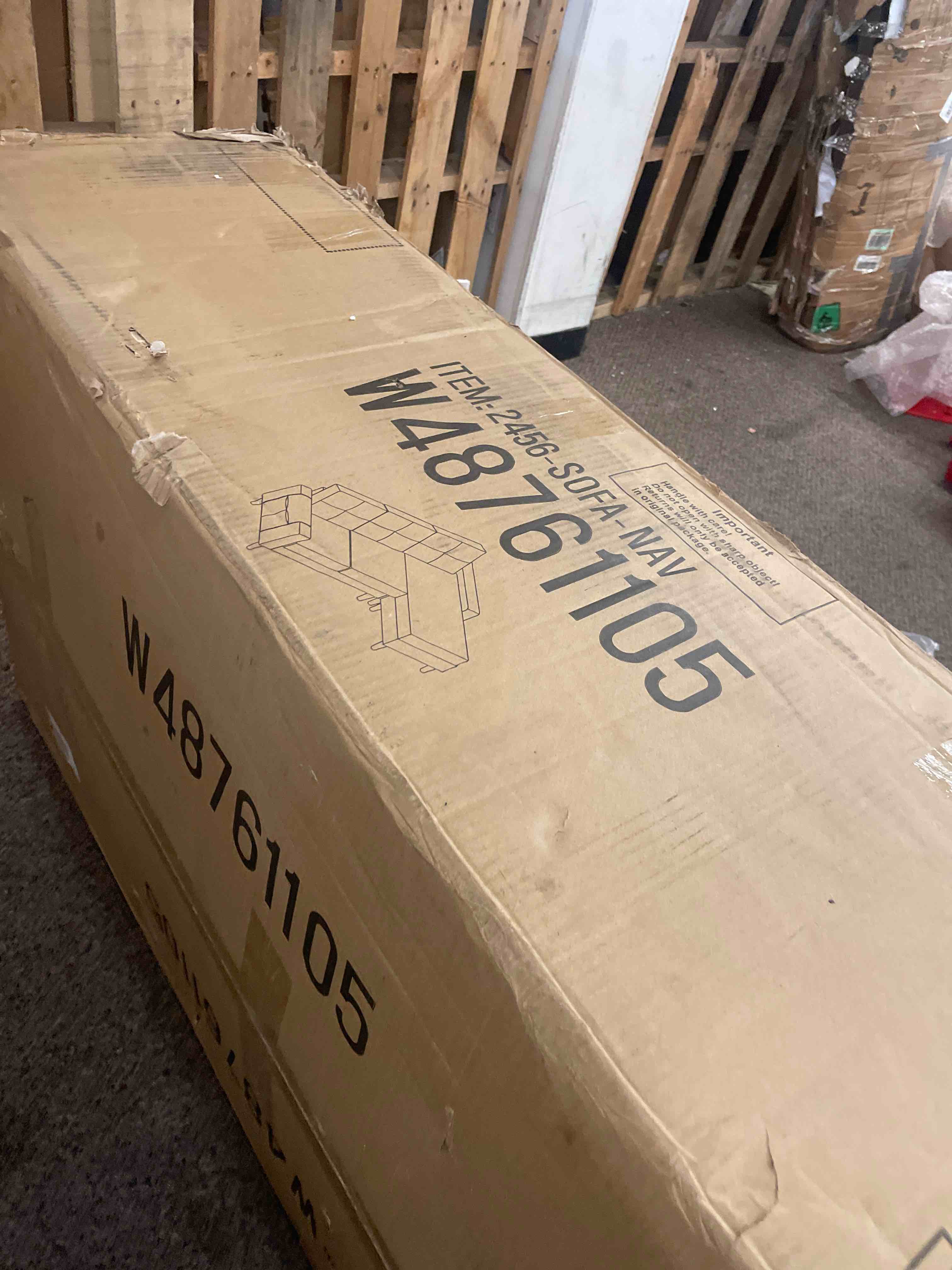 https://s3.amazonaws.com/lotting-images-prod/phillipi/RED5181575_1695312865623.jpeg