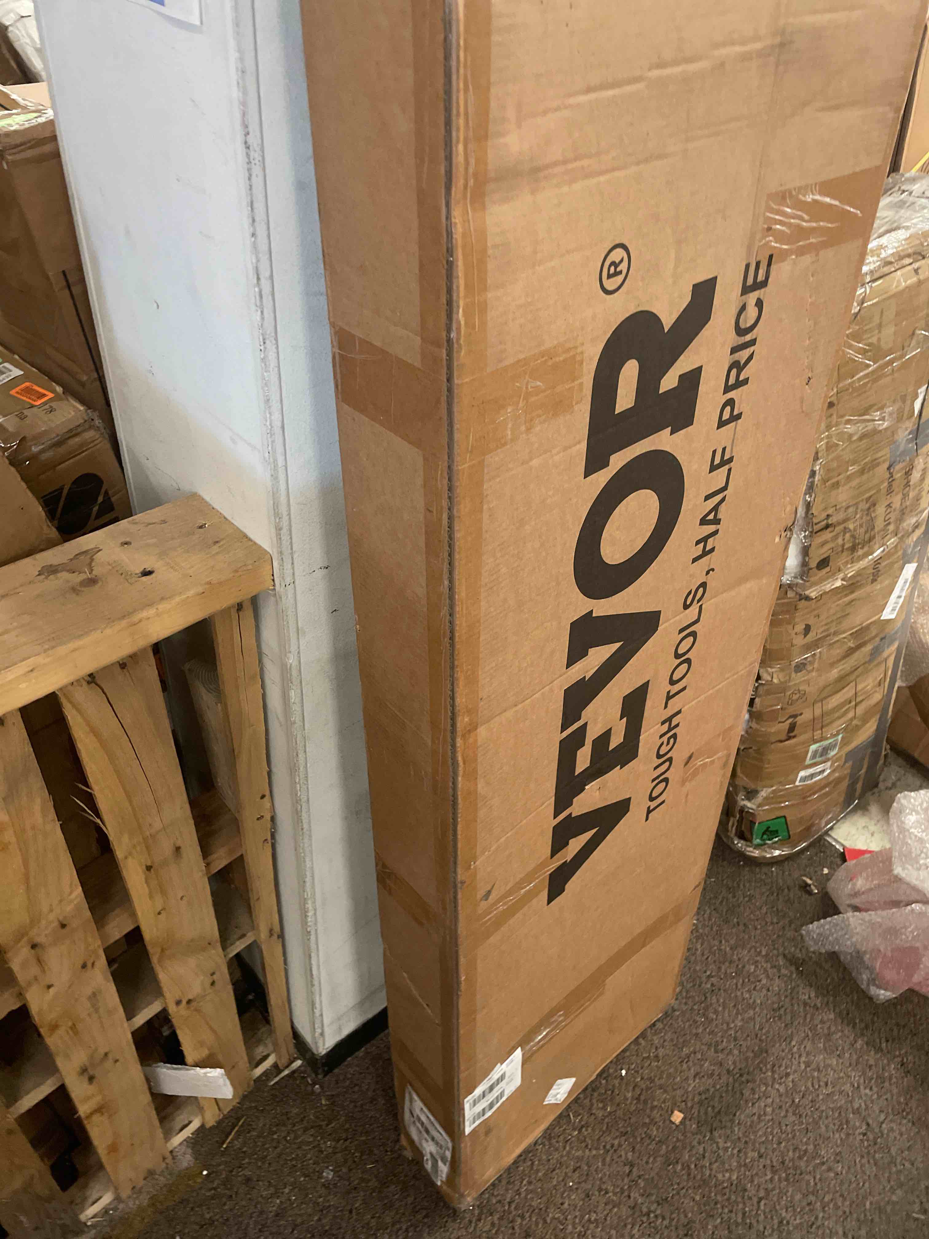 https://s3.amazonaws.com/lotting-images-prod/phillipi/RED5181576_1695312713980.jpeg