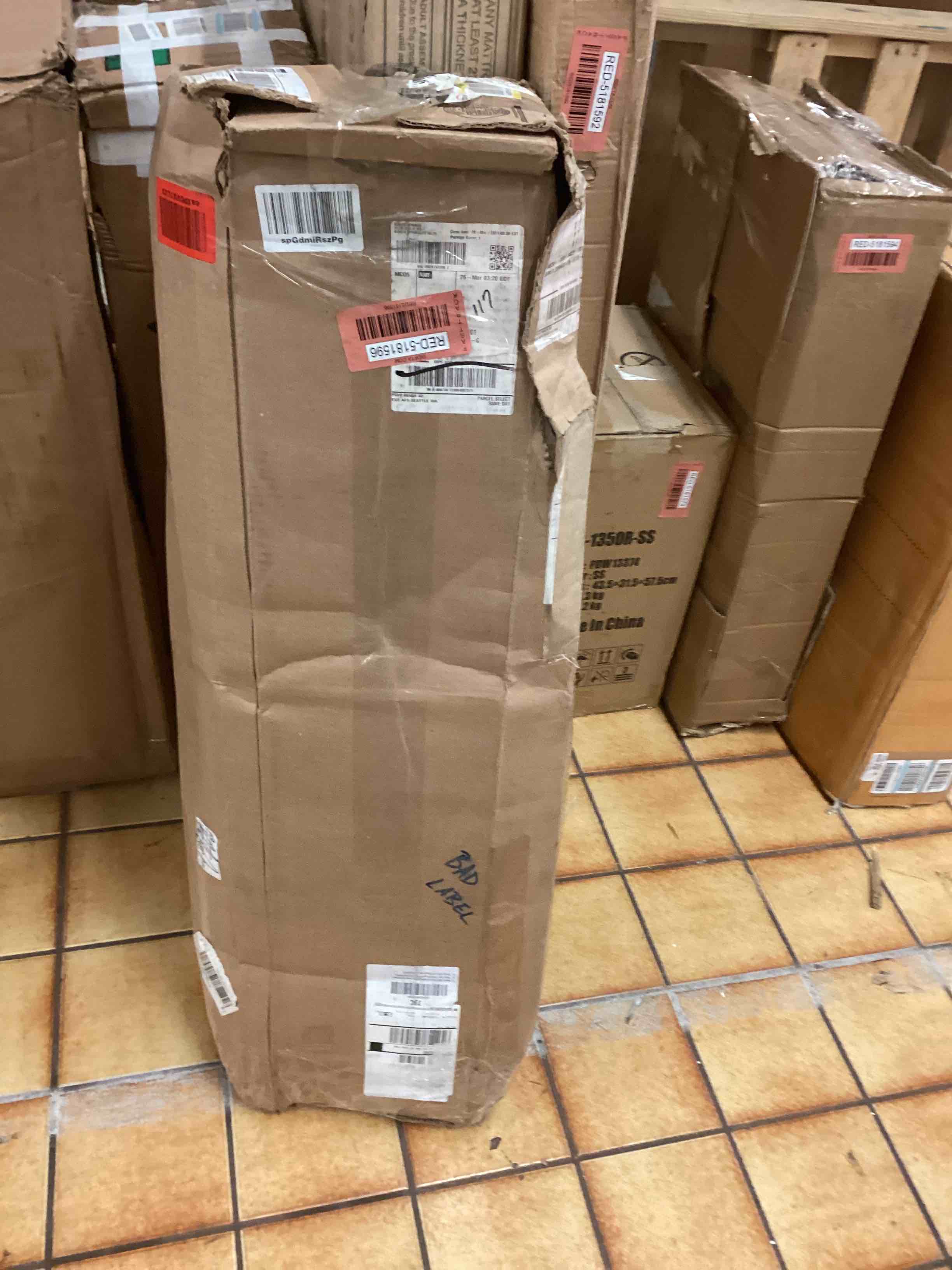https://s3.amazonaws.com/lotting-images-prod/phillipi/RED5181596_1695415170388.jpeg