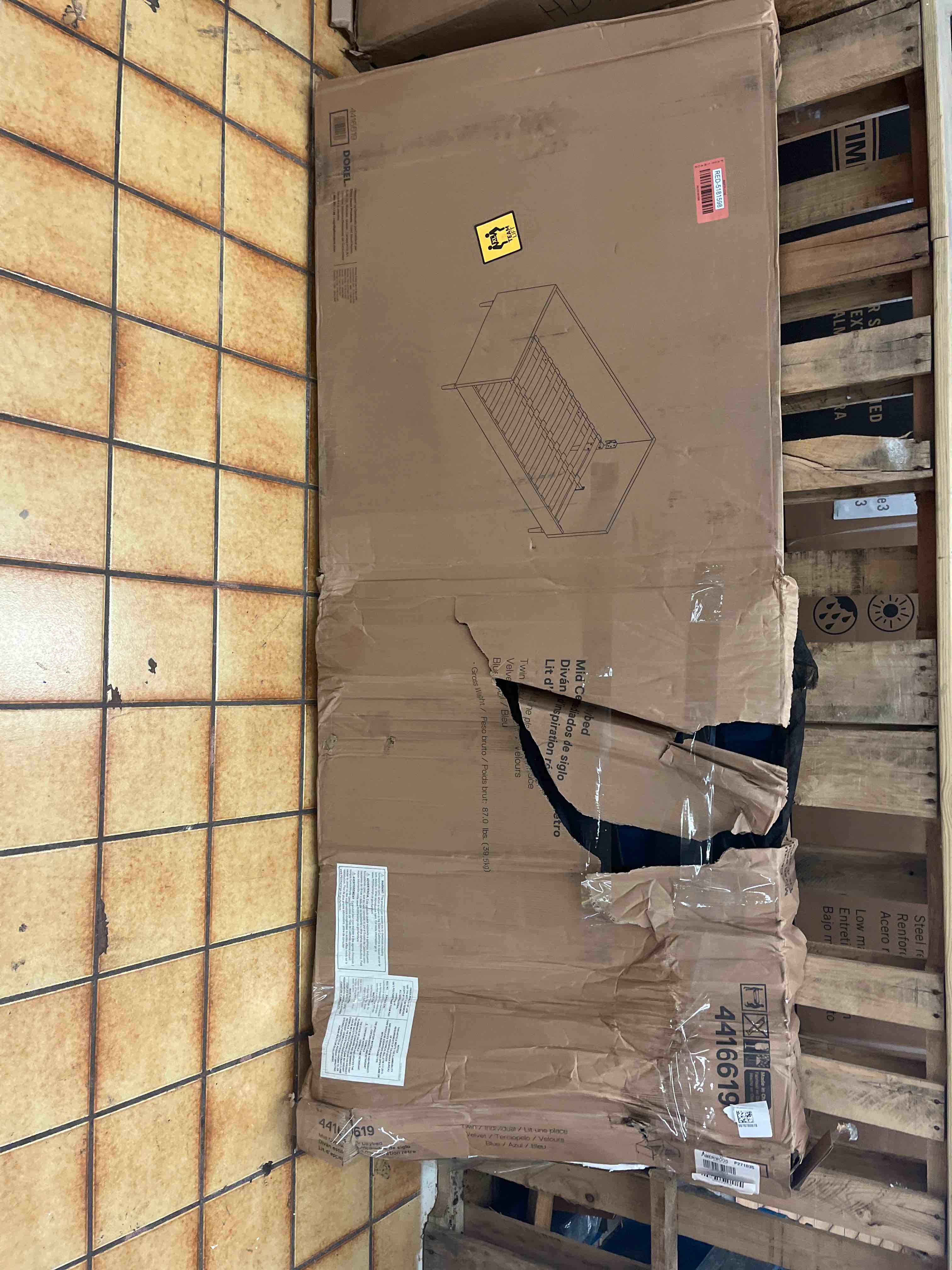https://s3.amazonaws.com/lotting-images-prod/phillipi/RED5181598_1695325078417.jpeg