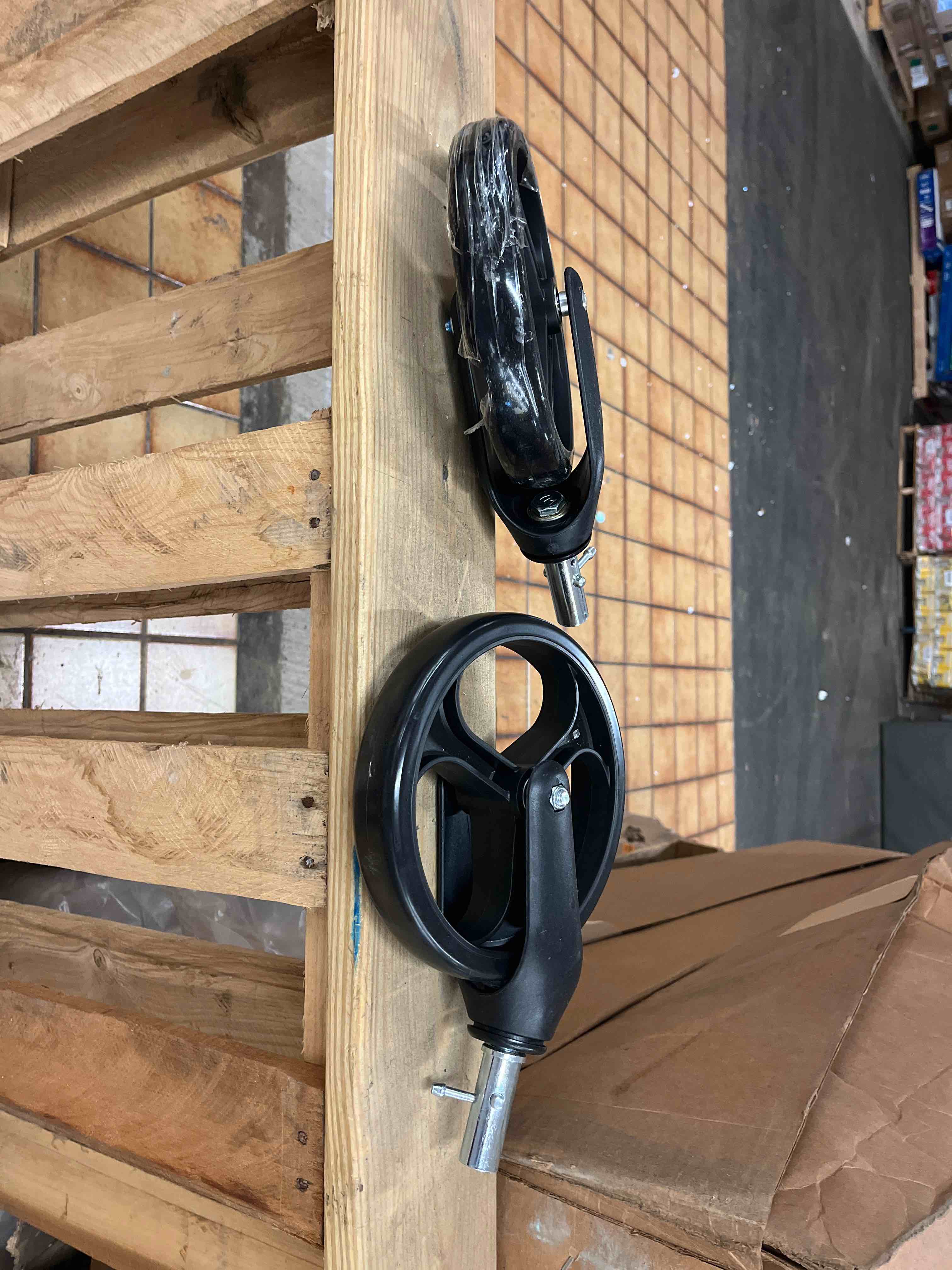 https://s3.amazonaws.com/lotting-images-prod/phillipi/RED5181600_1695326149009.jpeg