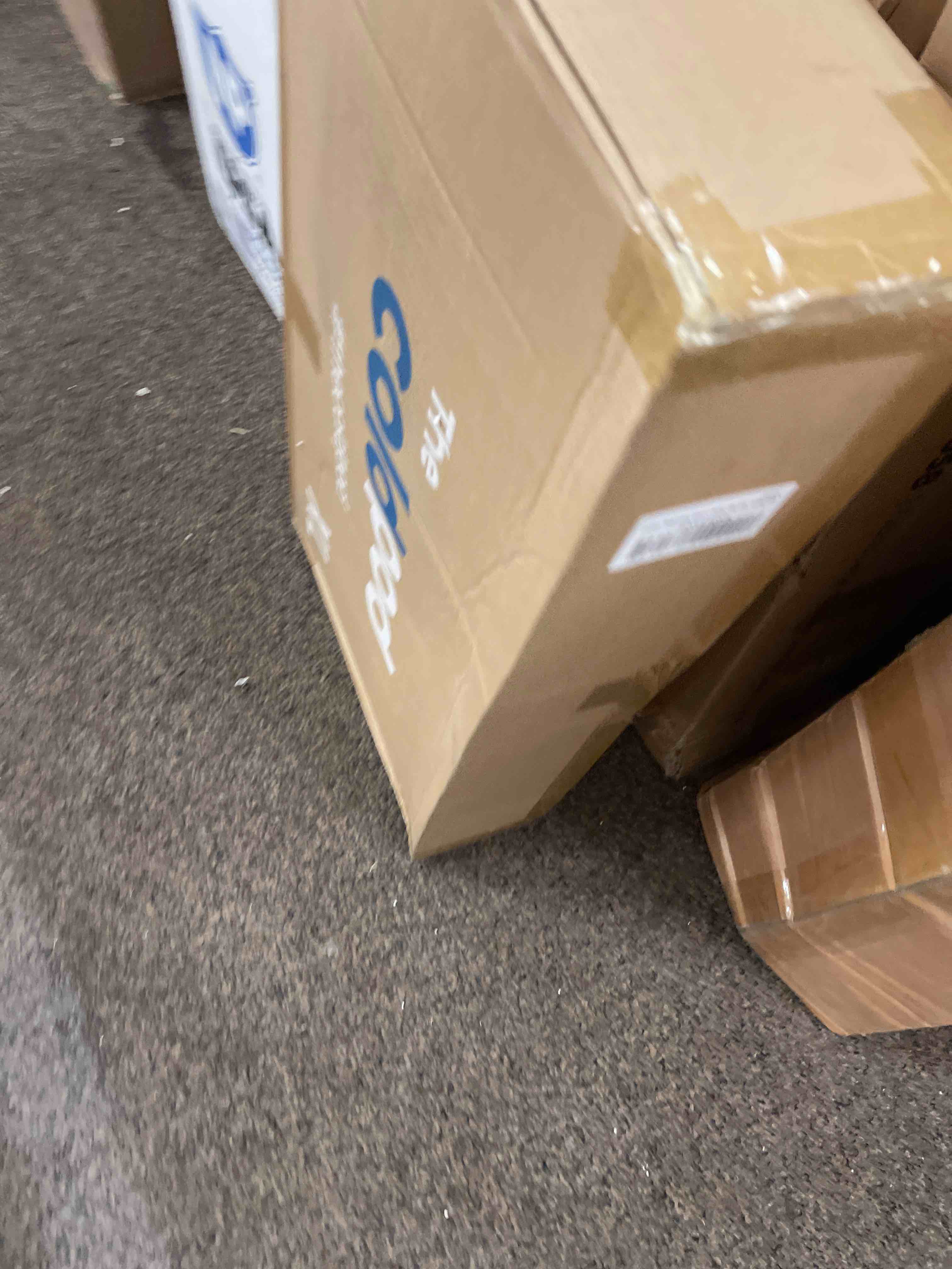 https://s3.amazonaws.com/lotting-images-prod/phillipi/RED5181774_1695413640344.jpeg