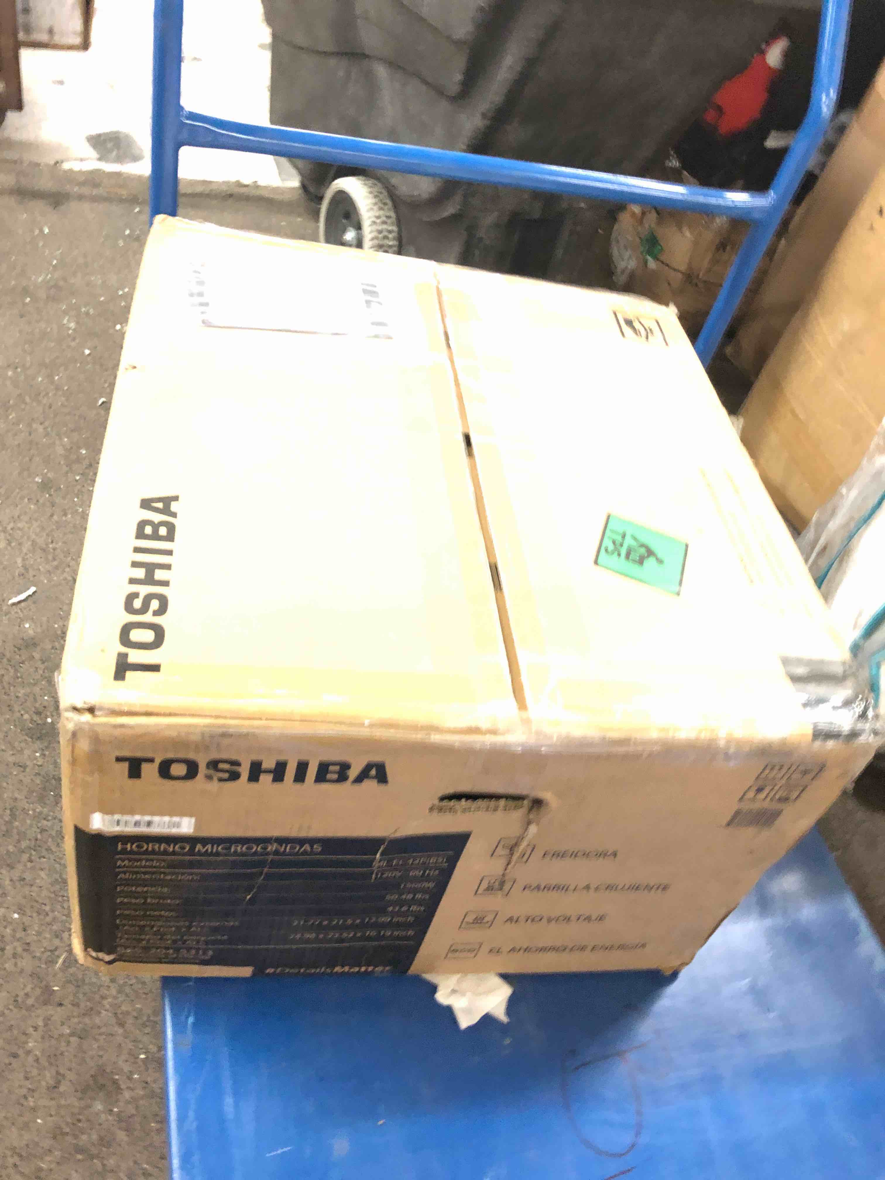 https://s3.amazonaws.com/lotting-images-prod/phillipi/RED5182094_1696613383959.jpeg