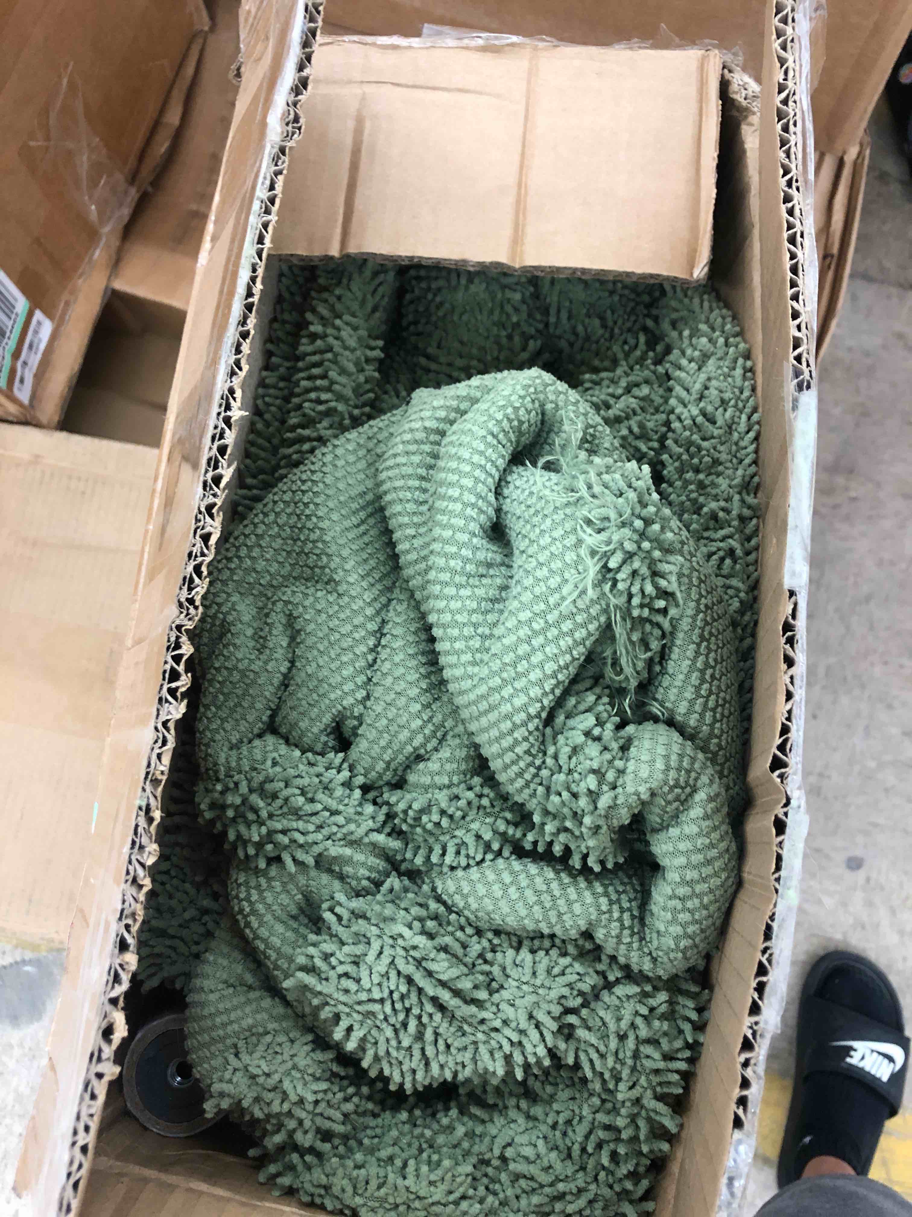 https://s3.amazonaws.com/lotting-images-prod/phillipi/RED5183204_1692369927026.jpeg