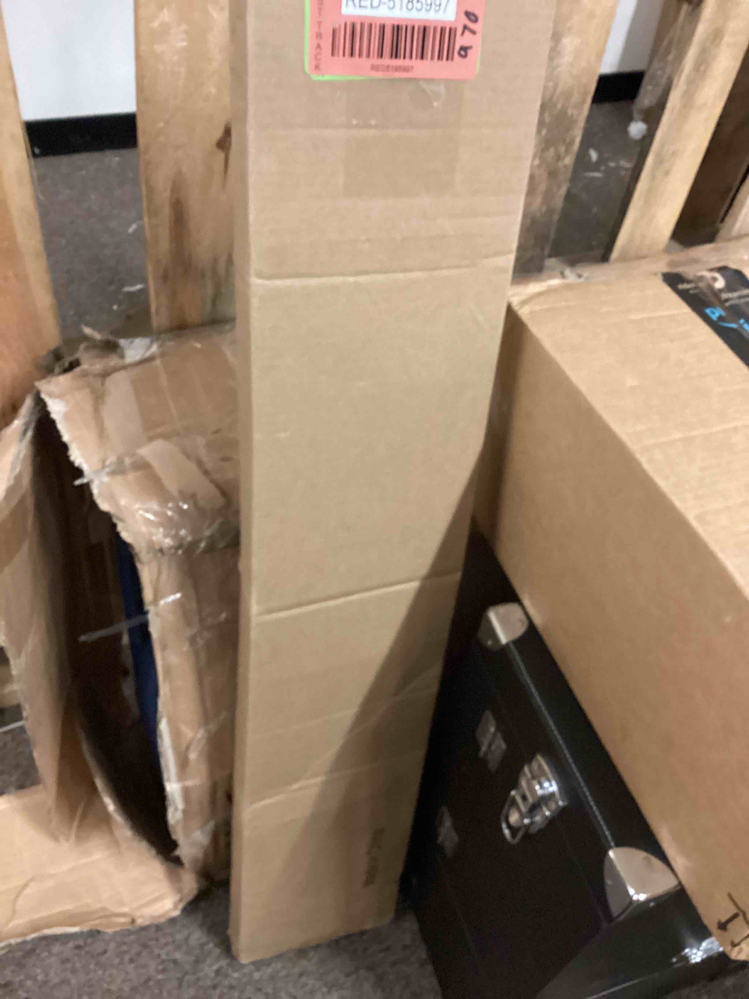https://s3.amazonaws.com/lotting-images-prod/phillipi/RED5185997_1699367774801.jpeg