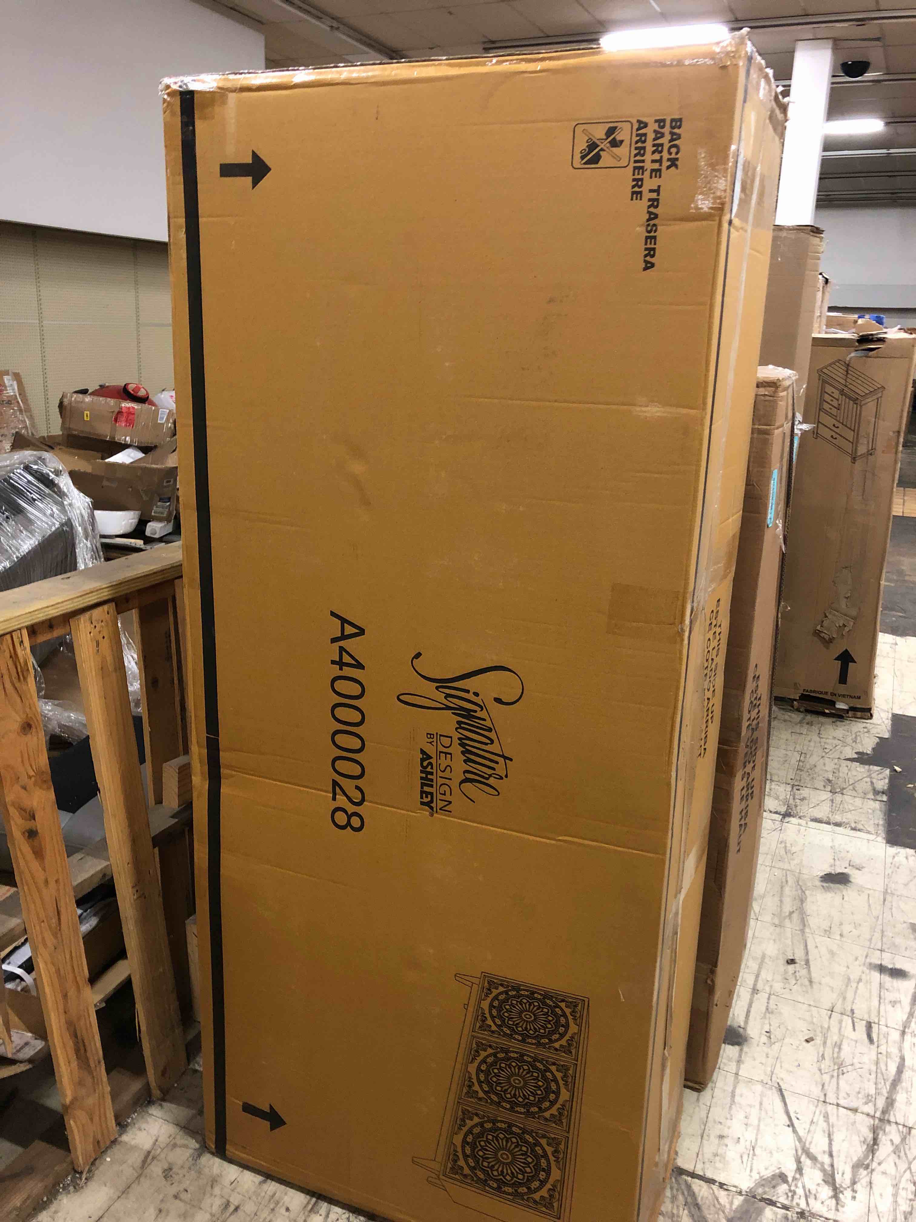 https://s3.amazonaws.com/lotting-images-prod/phillipi/RED5186350_1699626888163.jpeg