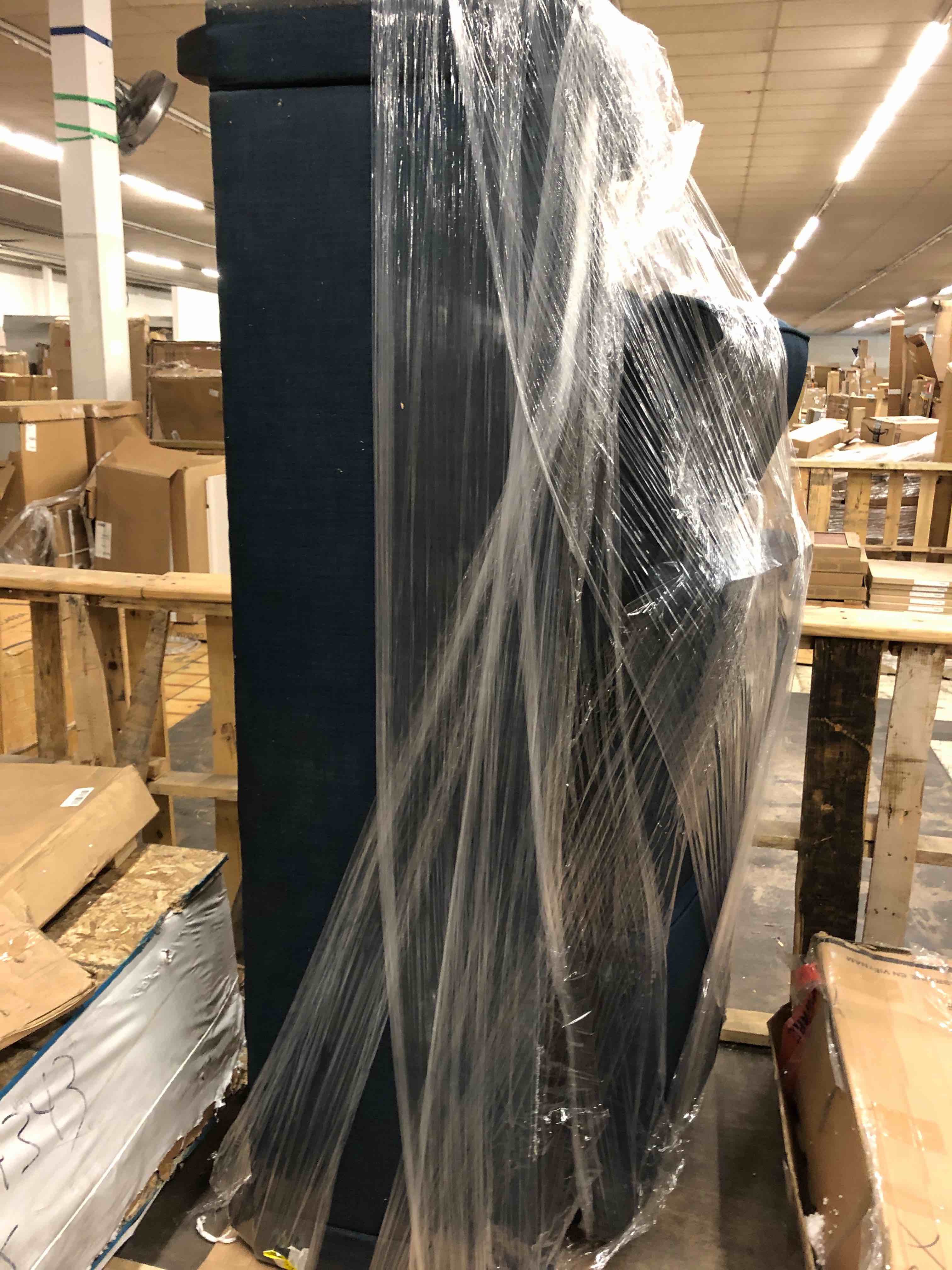 https://s3.amazonaws.com/lotting-images-prod/phillipi/RED5186367_1699632122744.jpeg