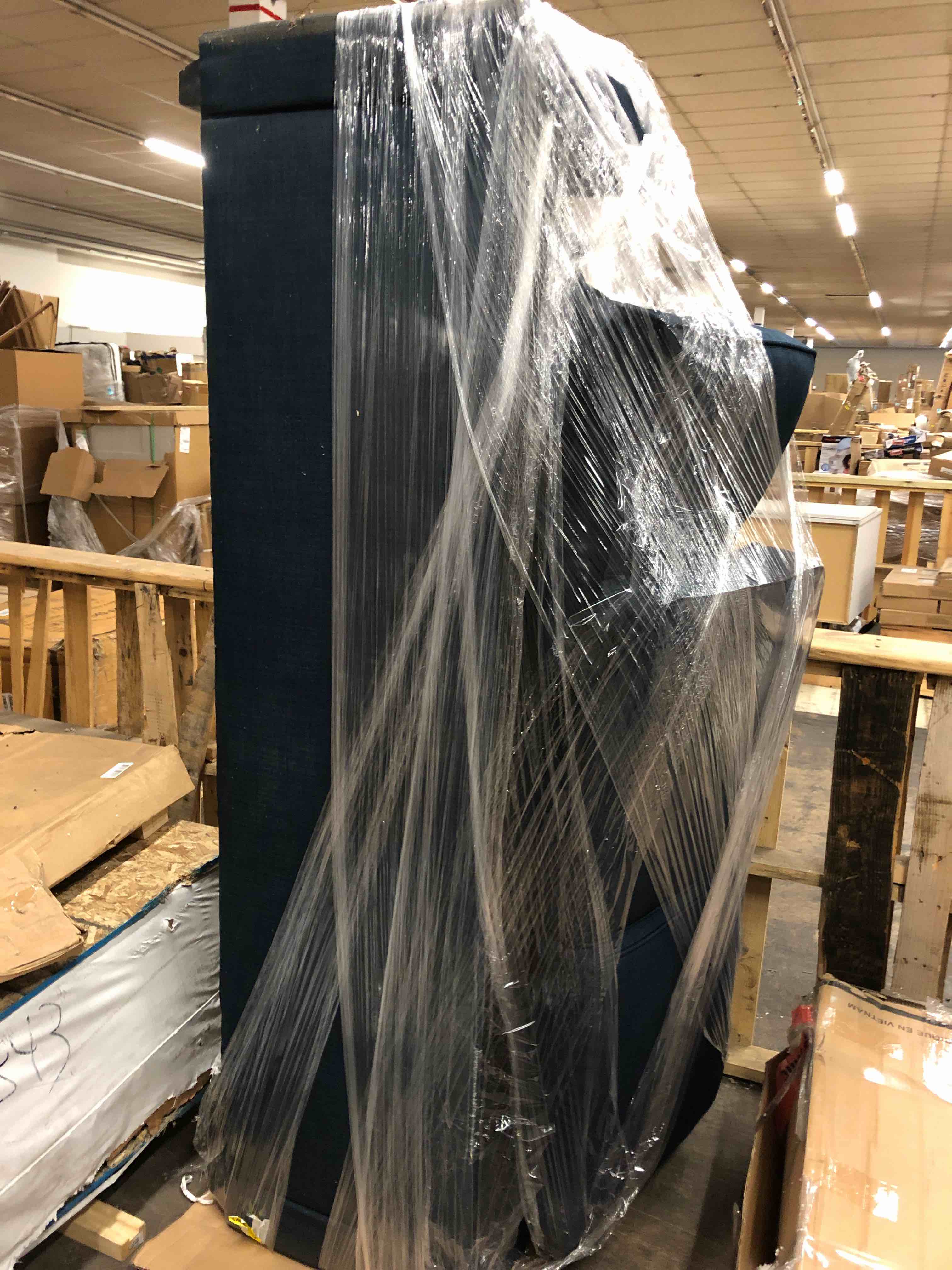 https://s3.amazonaws.com/lotting-images-prod/phillipi/RED5186367_1699632124344.jpeg