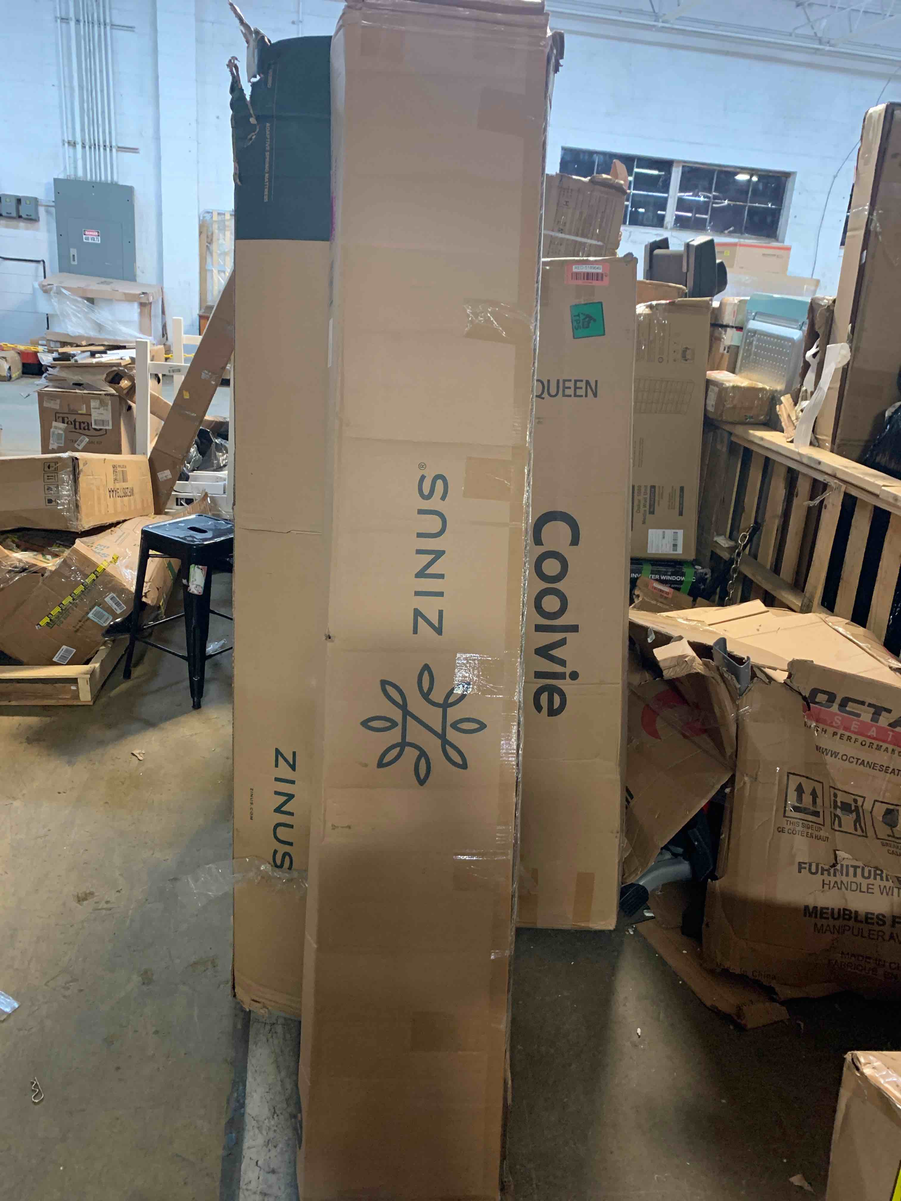 https://s3.amazonaws.com/lotting-images-prod/phillipi/RED5189651_1689103609103.jpeg
